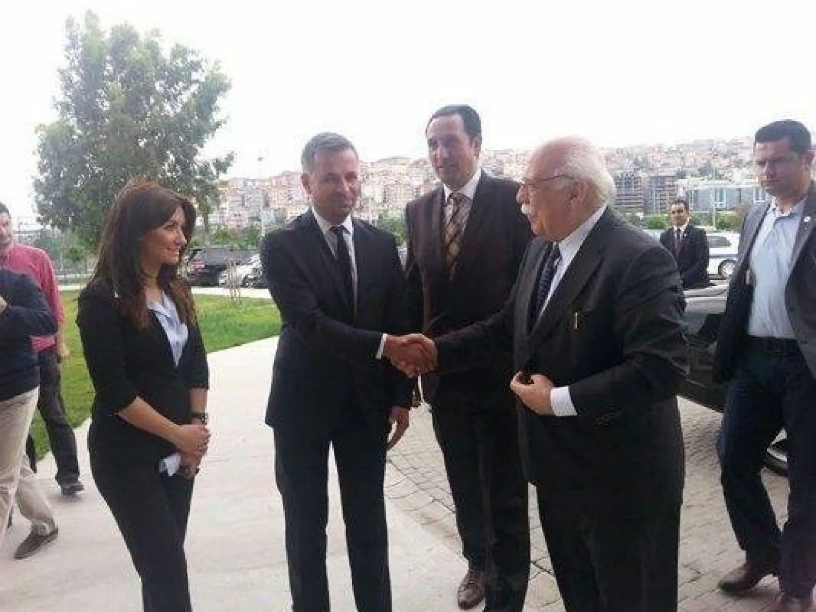 Bakan Avcı, Özel Bireylerin Yanında