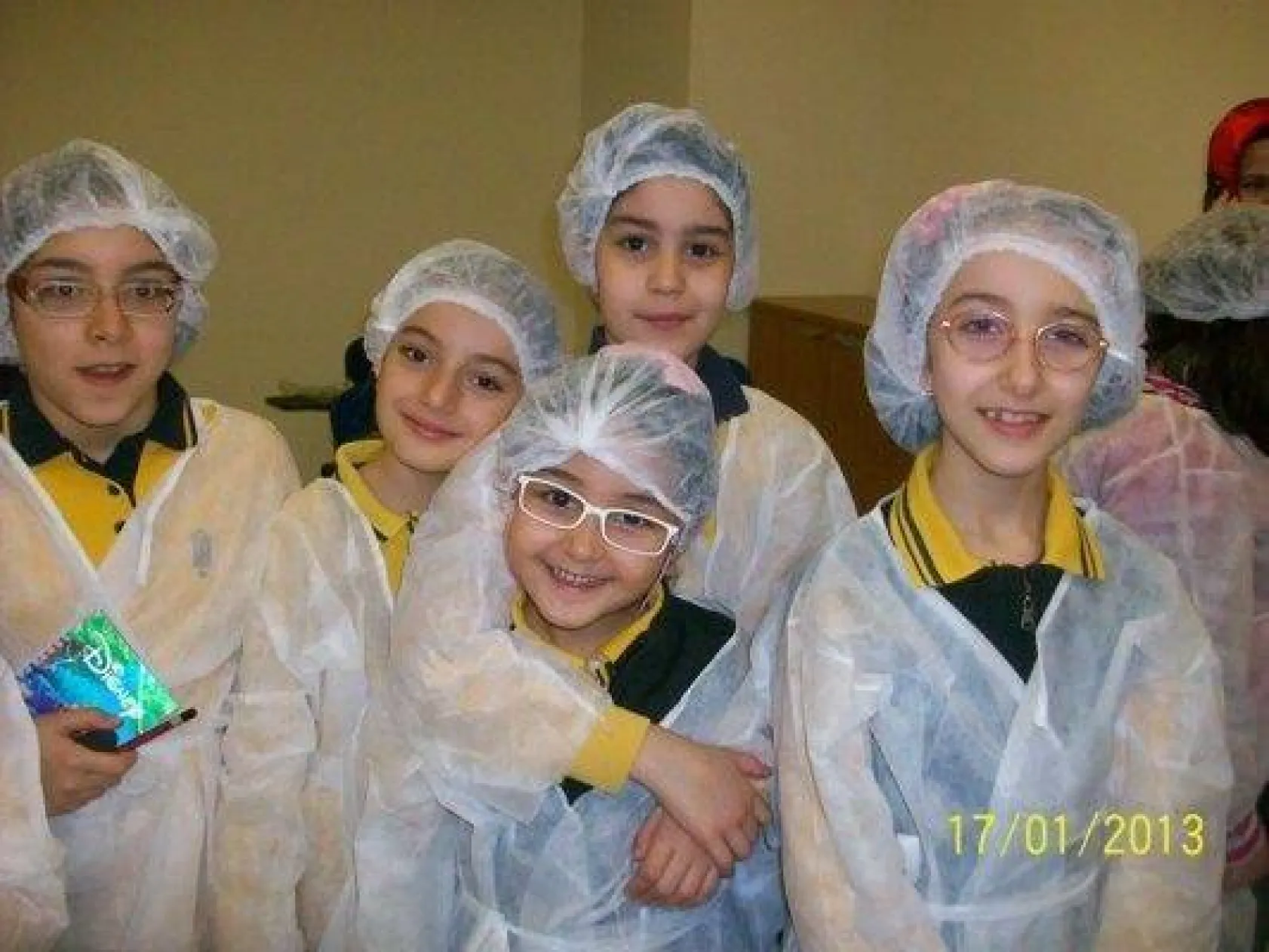 Çikolatalı kek yapımını yerinde gördüler