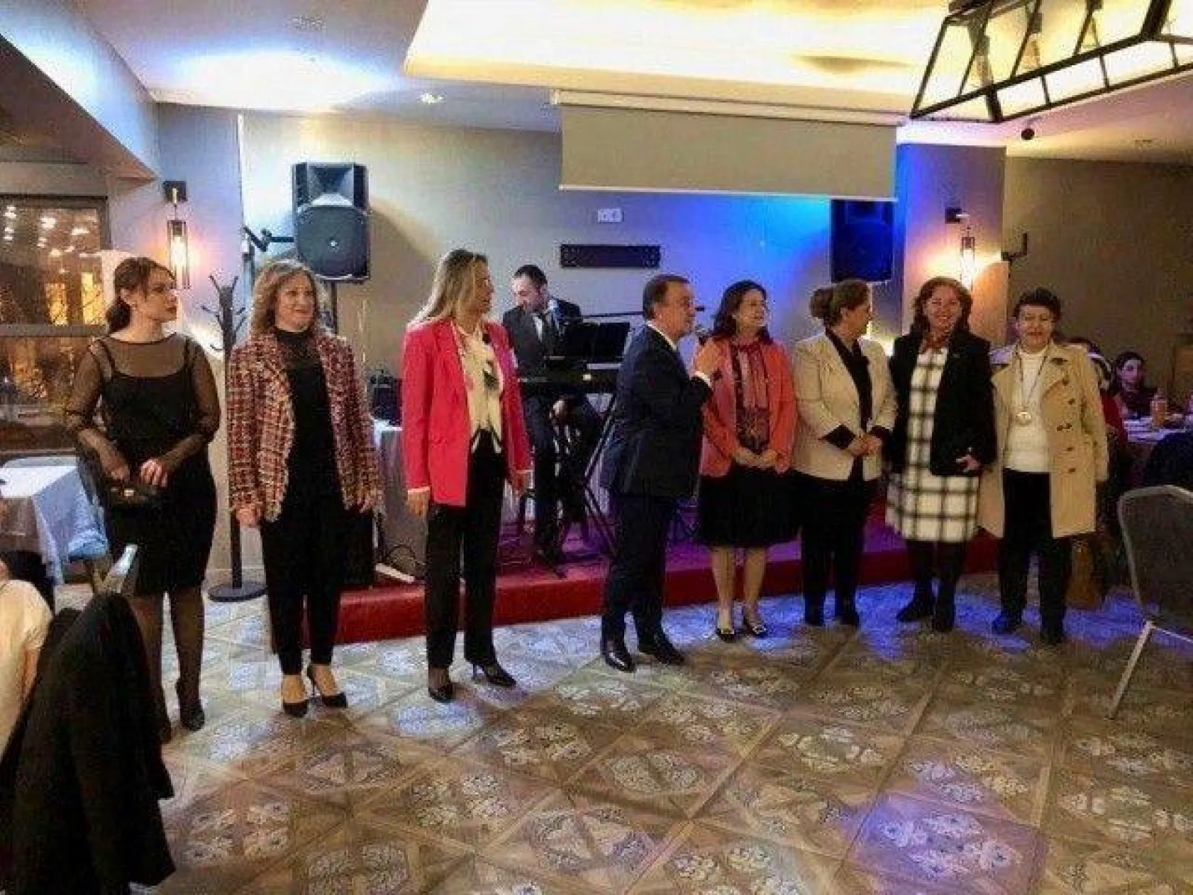 Kadınlardan Işıklar'a Sevgi Seli