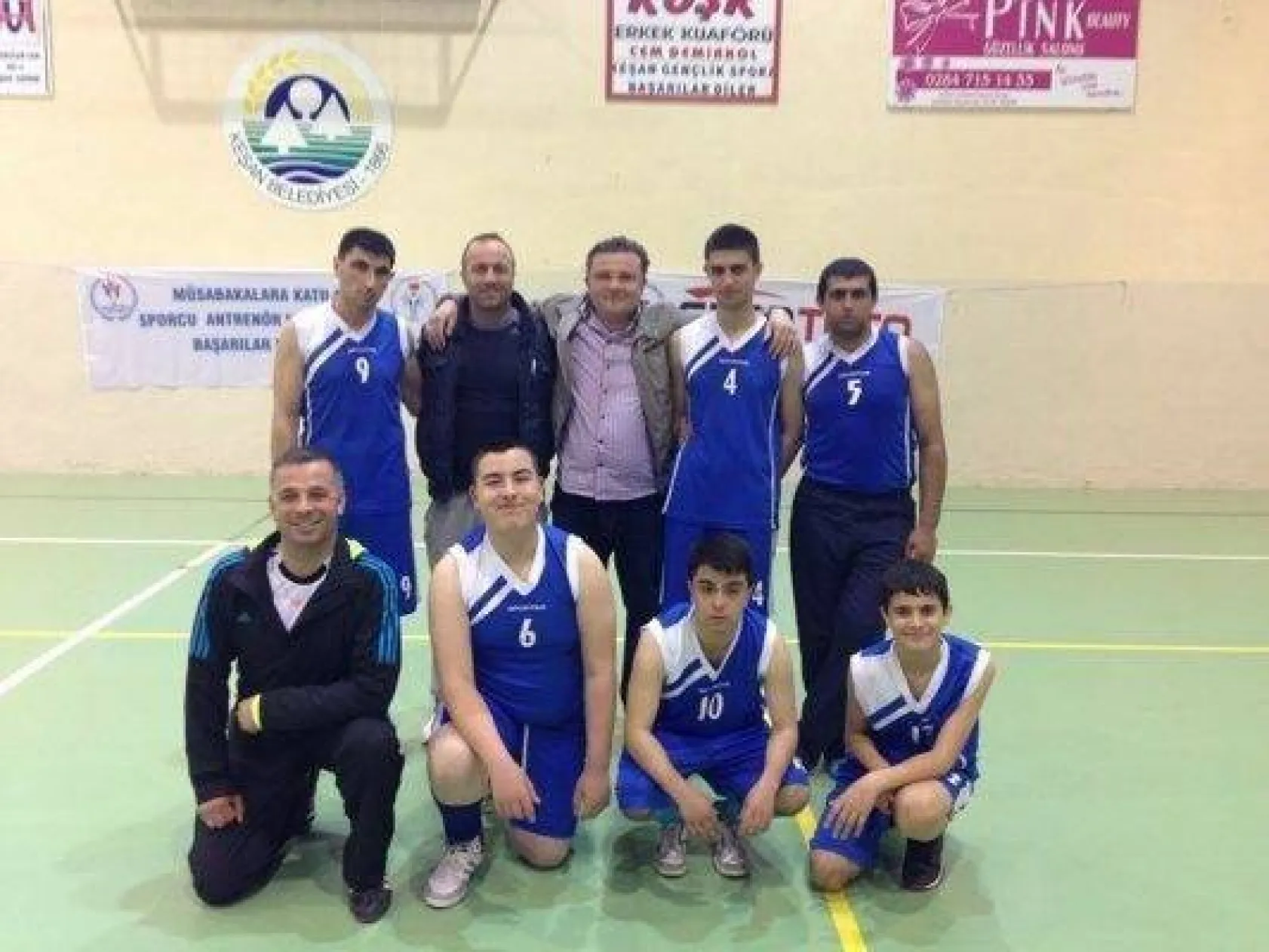 Kupa Gülen Yunuslar'ın