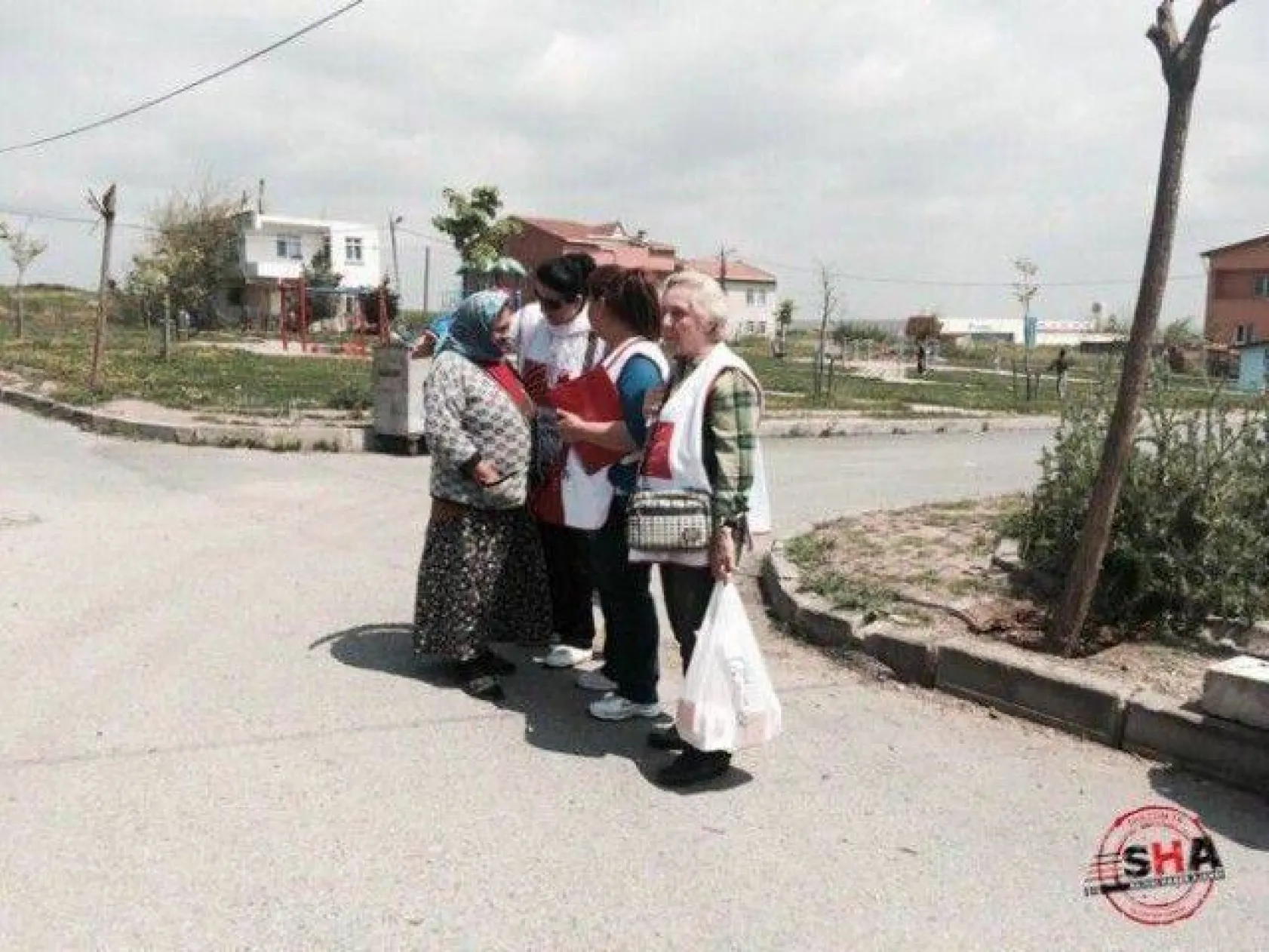 CHP Silivri Kadın Kollarından ev ziyaretleri