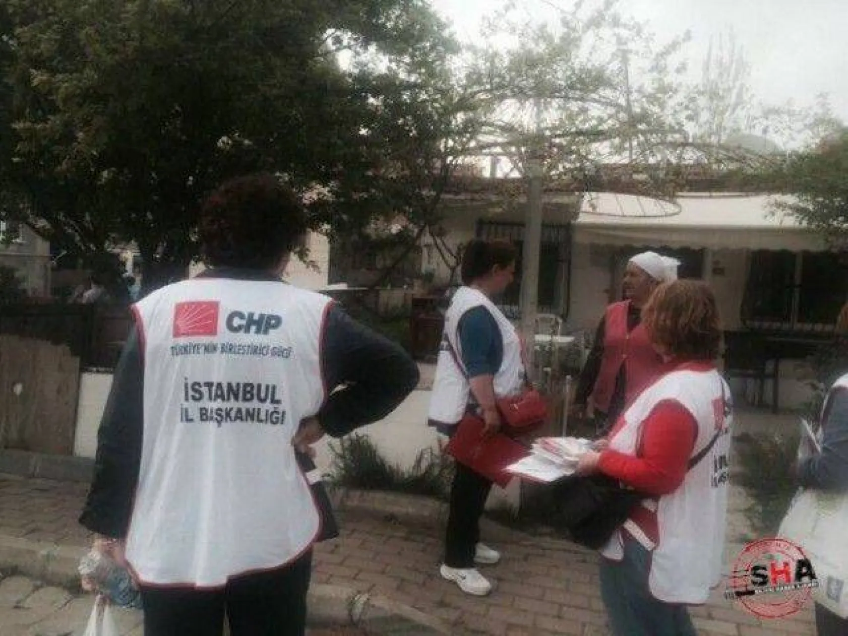 CHP Silivri Kadın Kollarından ev ziyaretleri