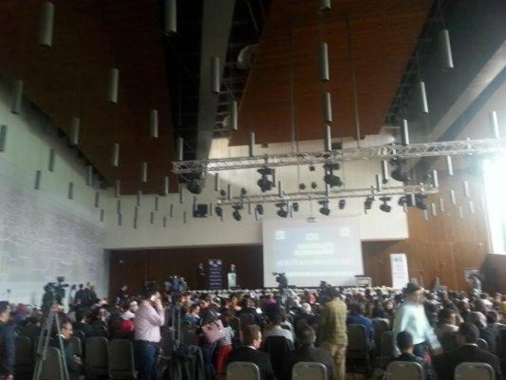 Bakan Avcı, Özel Bireylerin Yanında