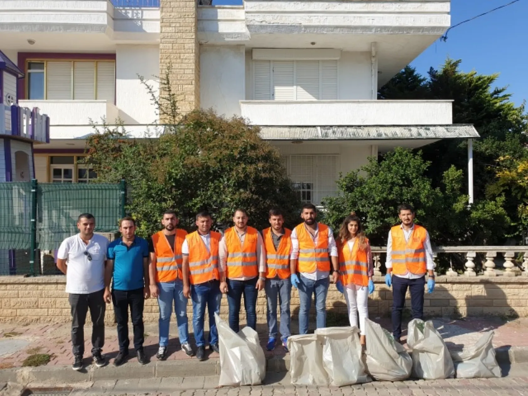 Ak Partili Gençler Çöp Topladı