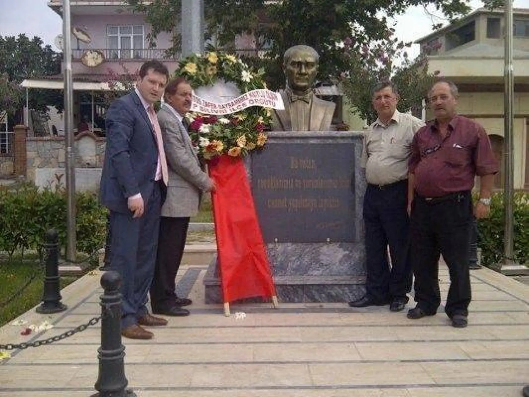 CHP'den 'alternatif' kutlama