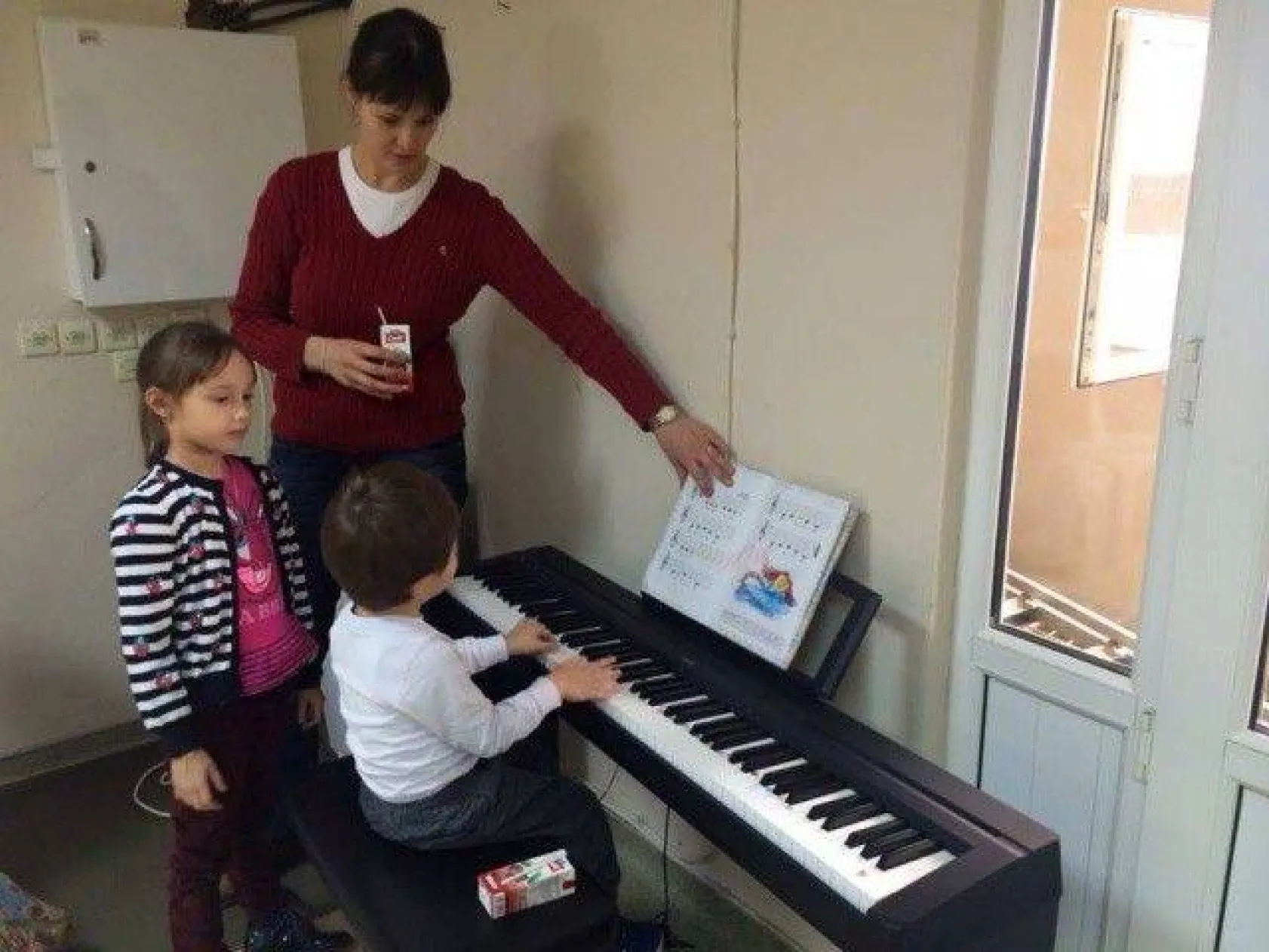 Güli Çocuk Yuvası huzurevini ziyaret etti