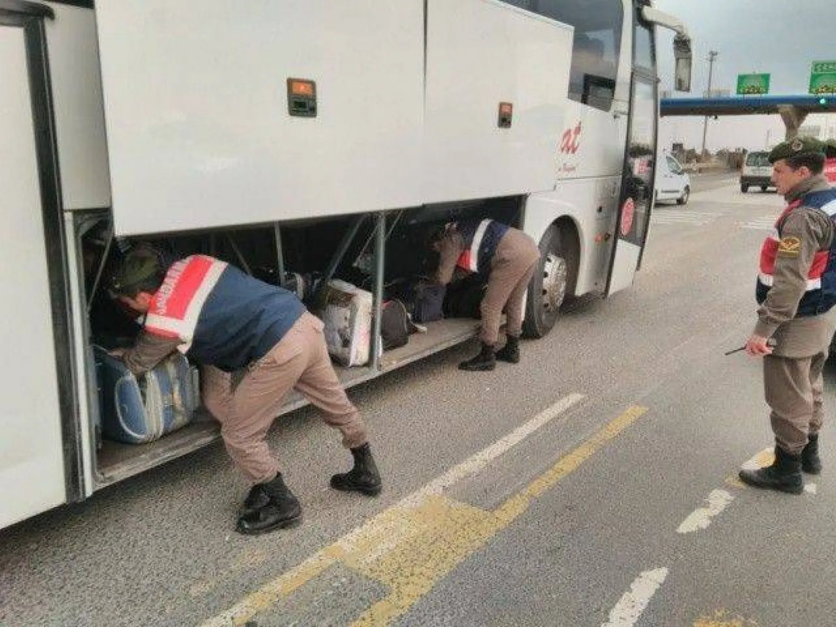 Jandarma adeta kuş uçurtmuyor