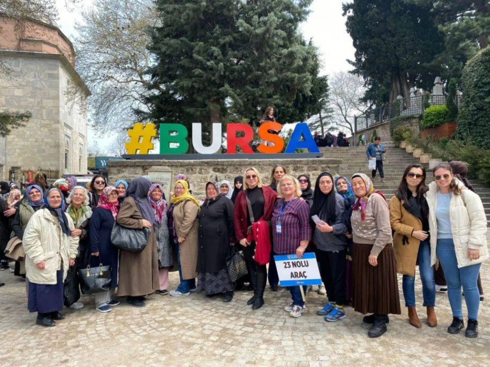 Başkan Yılmaz Bursa'da kadınlarla seslendi: Ant olsun!