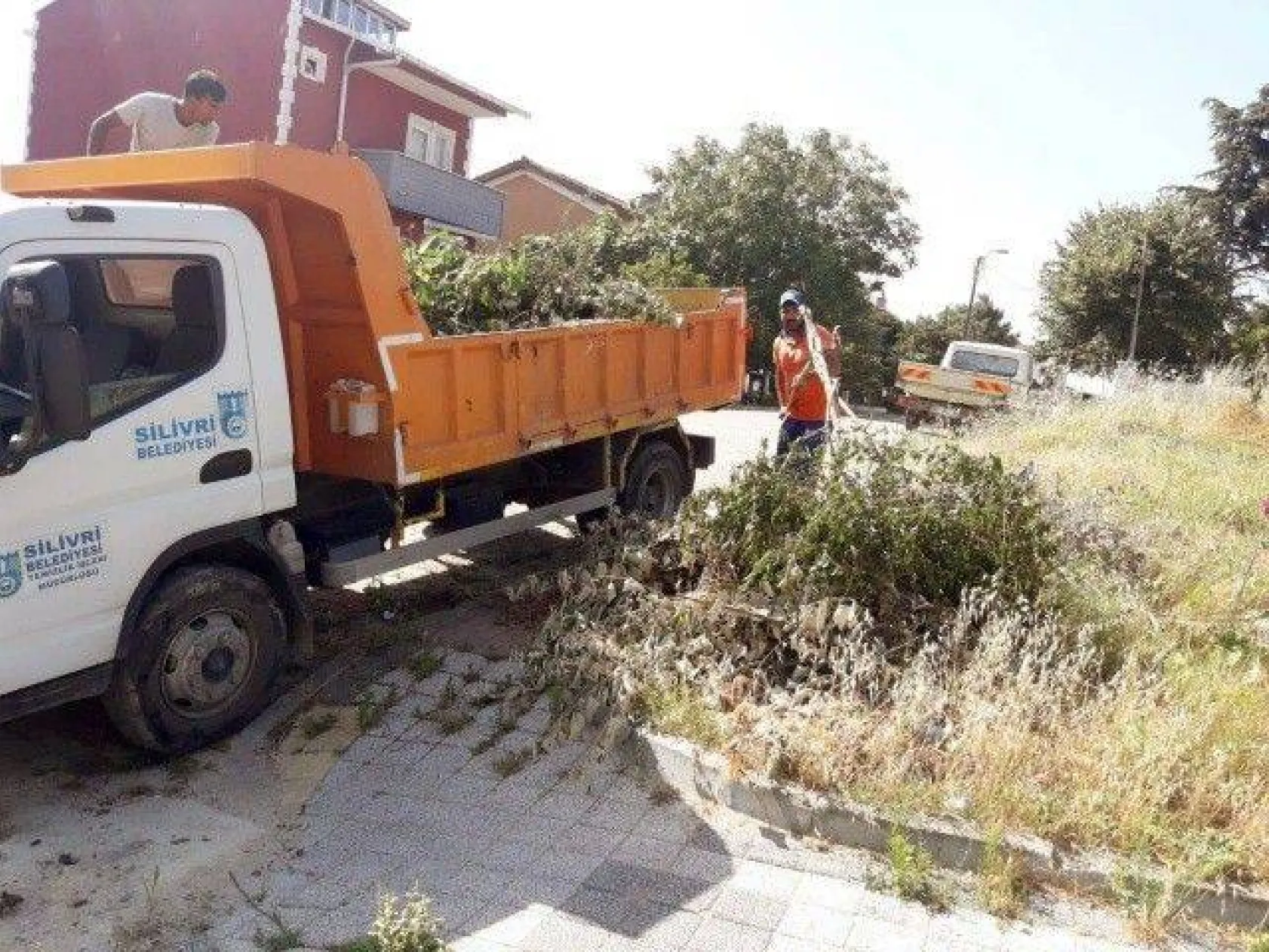 Belediye Ekipleri Saha Çalışmalarını Sürdürüyor