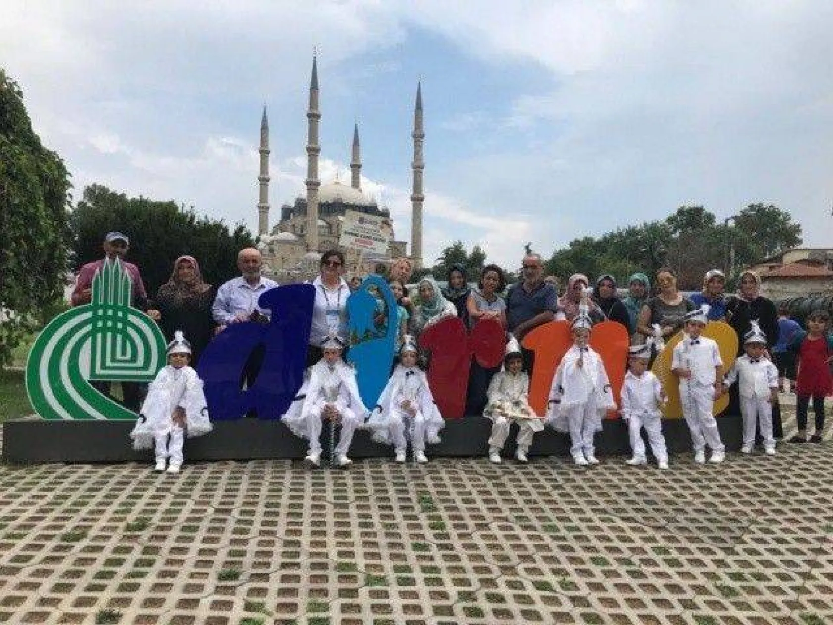 Başkan Işıklar 80 çocuğu sünnet ettirdi