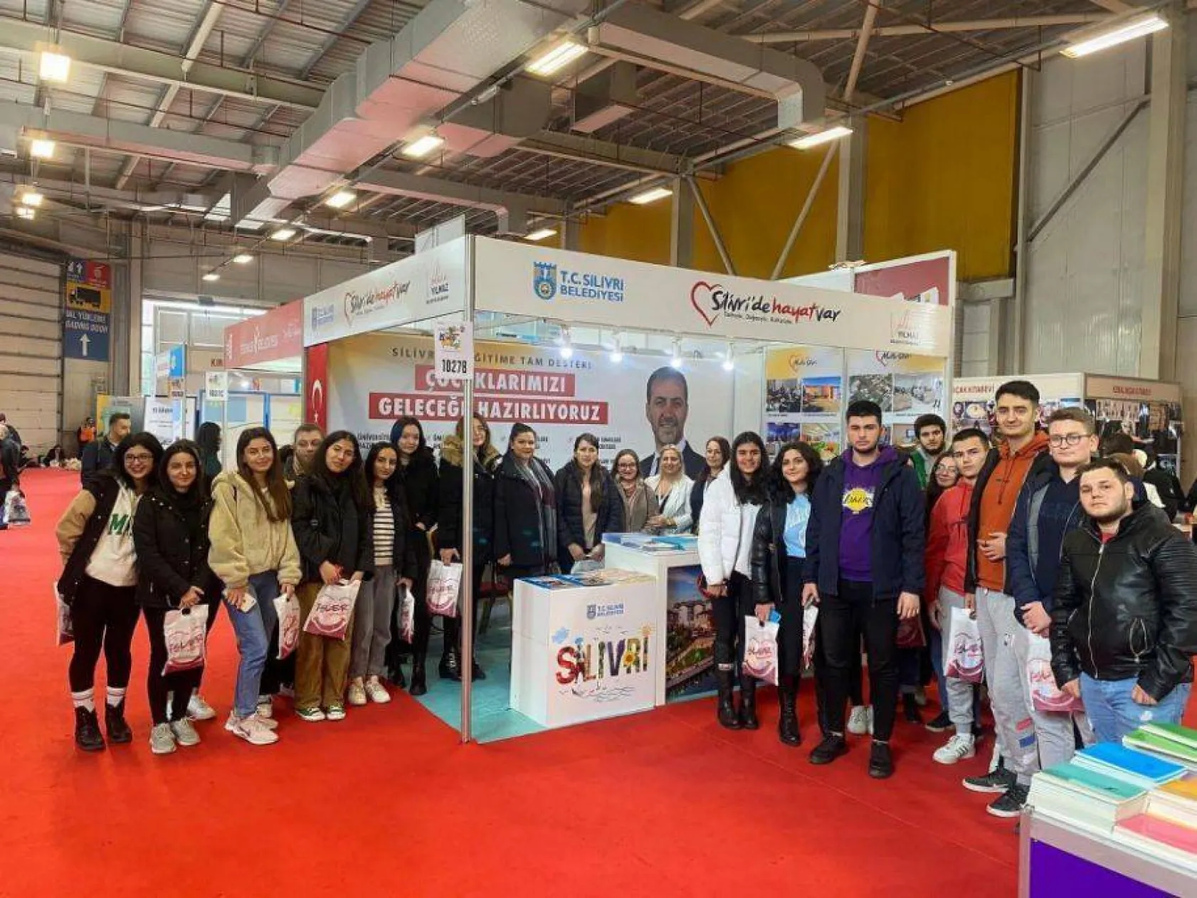 Silivri Belediyesi Tüyap Kitap Fuarı'nda Yoğun İlgi Görüyor