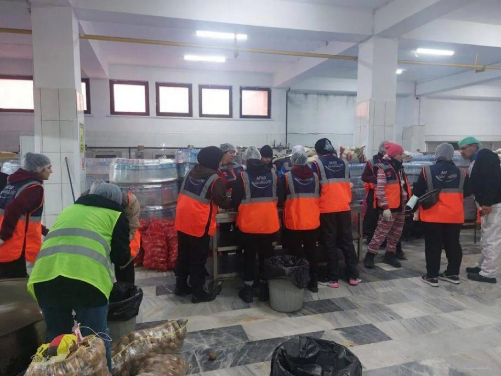 Silivri'den deprem bölgesine büyük destek