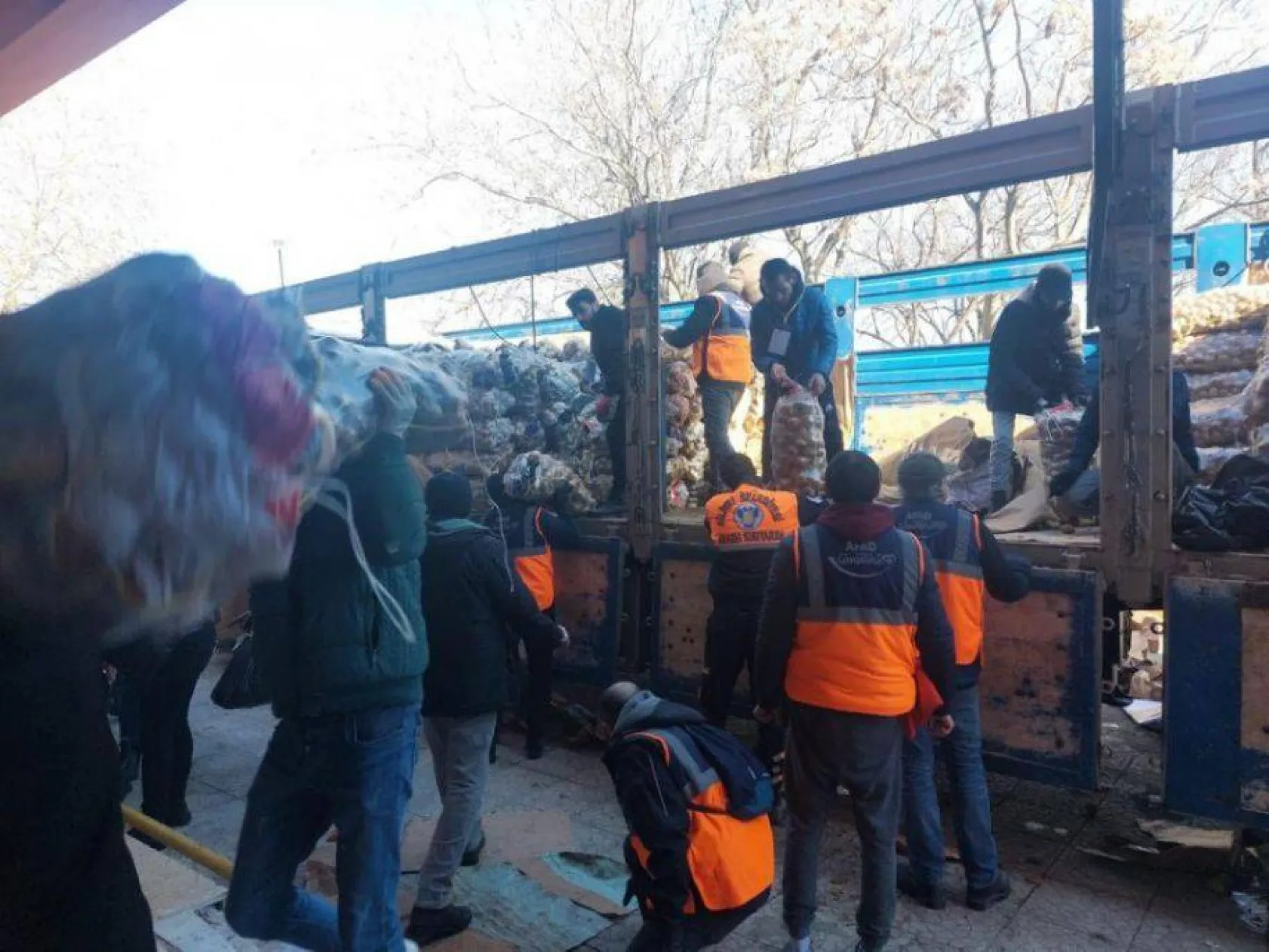 Silivri'den deprem bölgesine büyük destek