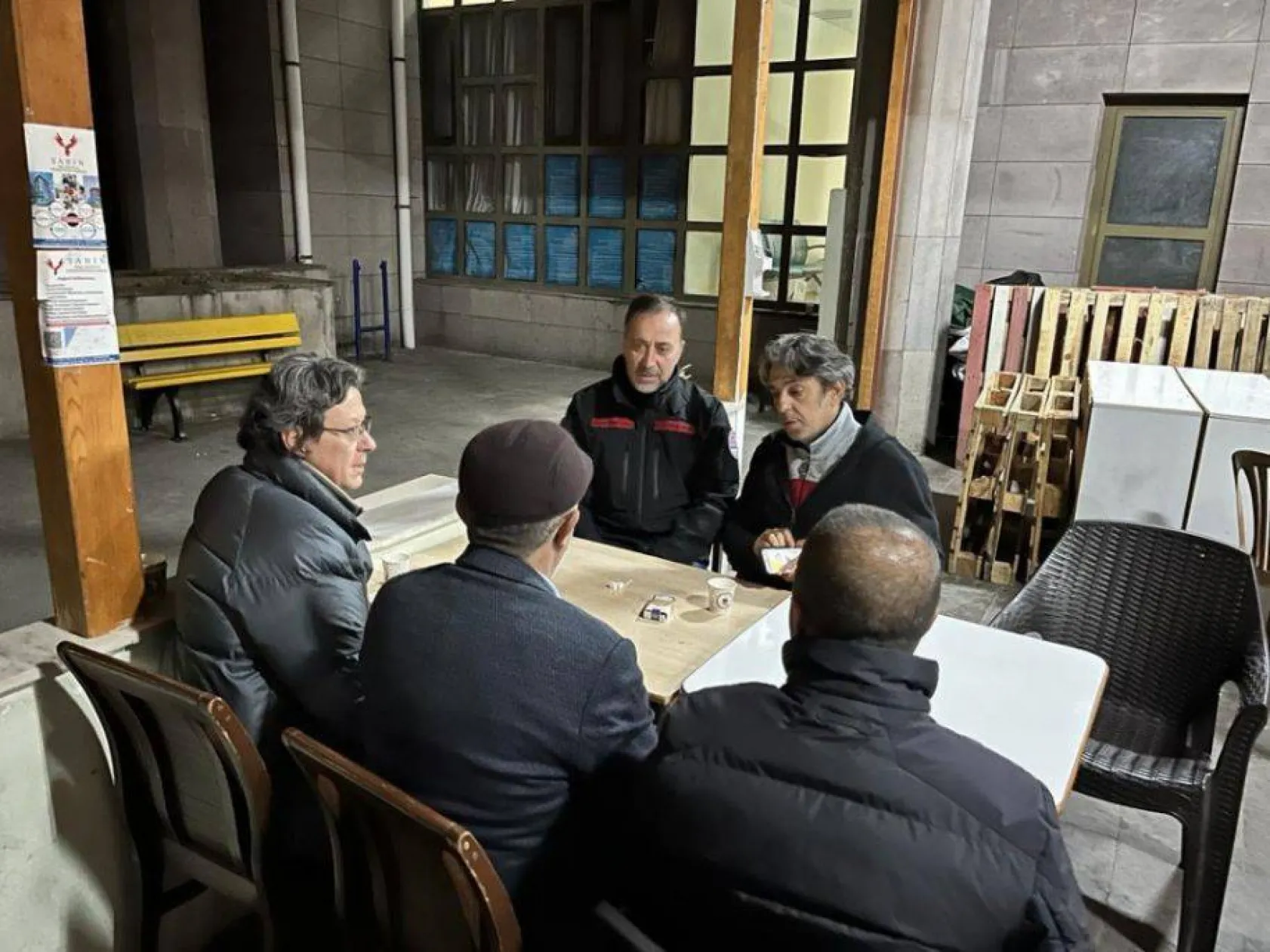 Başkan Yılmaz Hatay'da çadır köyleri ziyaret etti