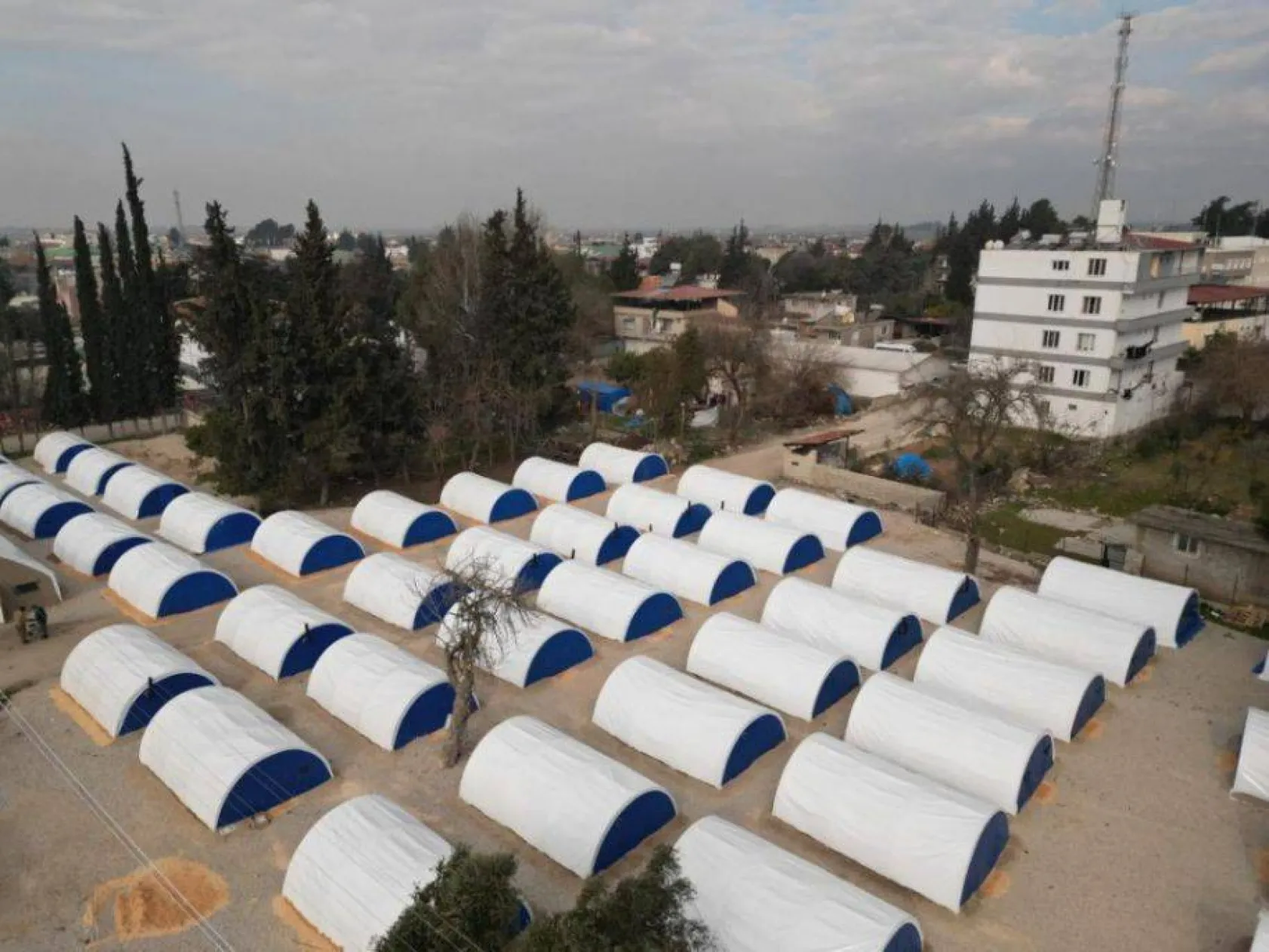 Başkan Yılmaz Hatay'da çadır köyleri ziyaret etti