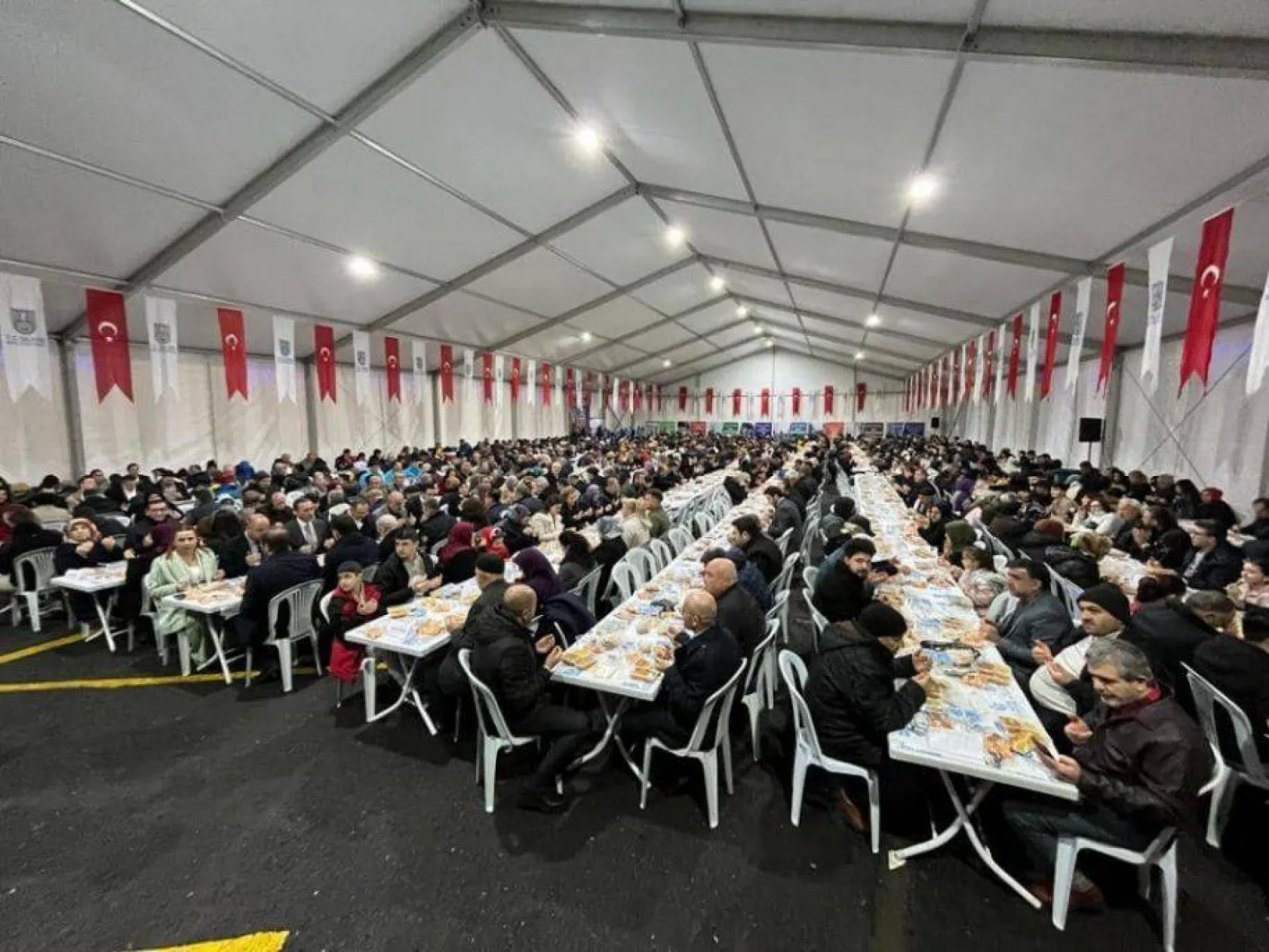 Ramazan çadırında şehit ve gaziler onuruna iftar düzenlendi