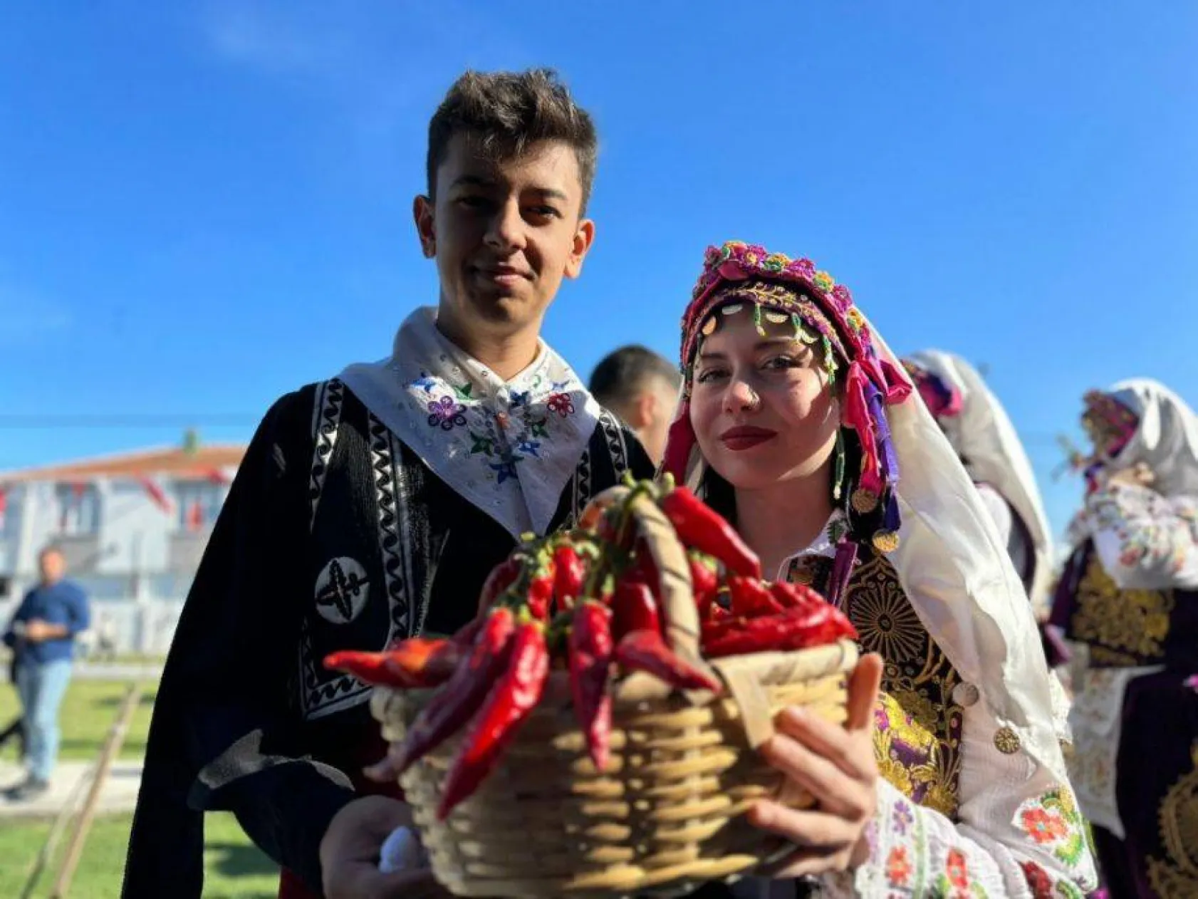 Sayalar'da hem biber hem hizmet şenliği