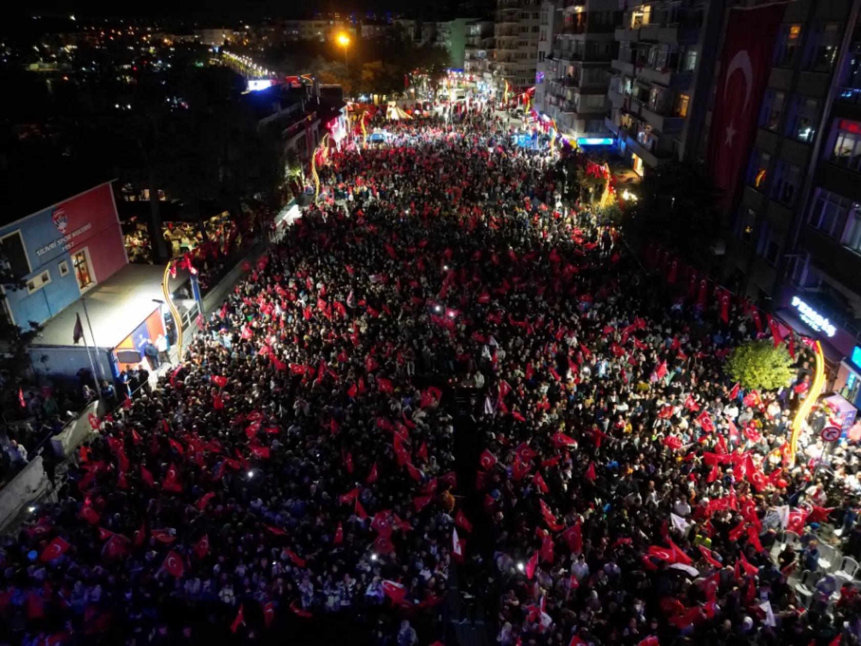 Cumhuriyet kutlamalarının coşkusu Silivri'den yankılandı