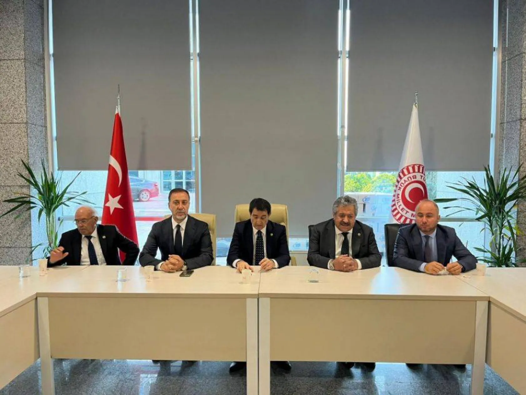 Başkan Yılmaz muhtarlar ile Ankara mesaisi yaptı