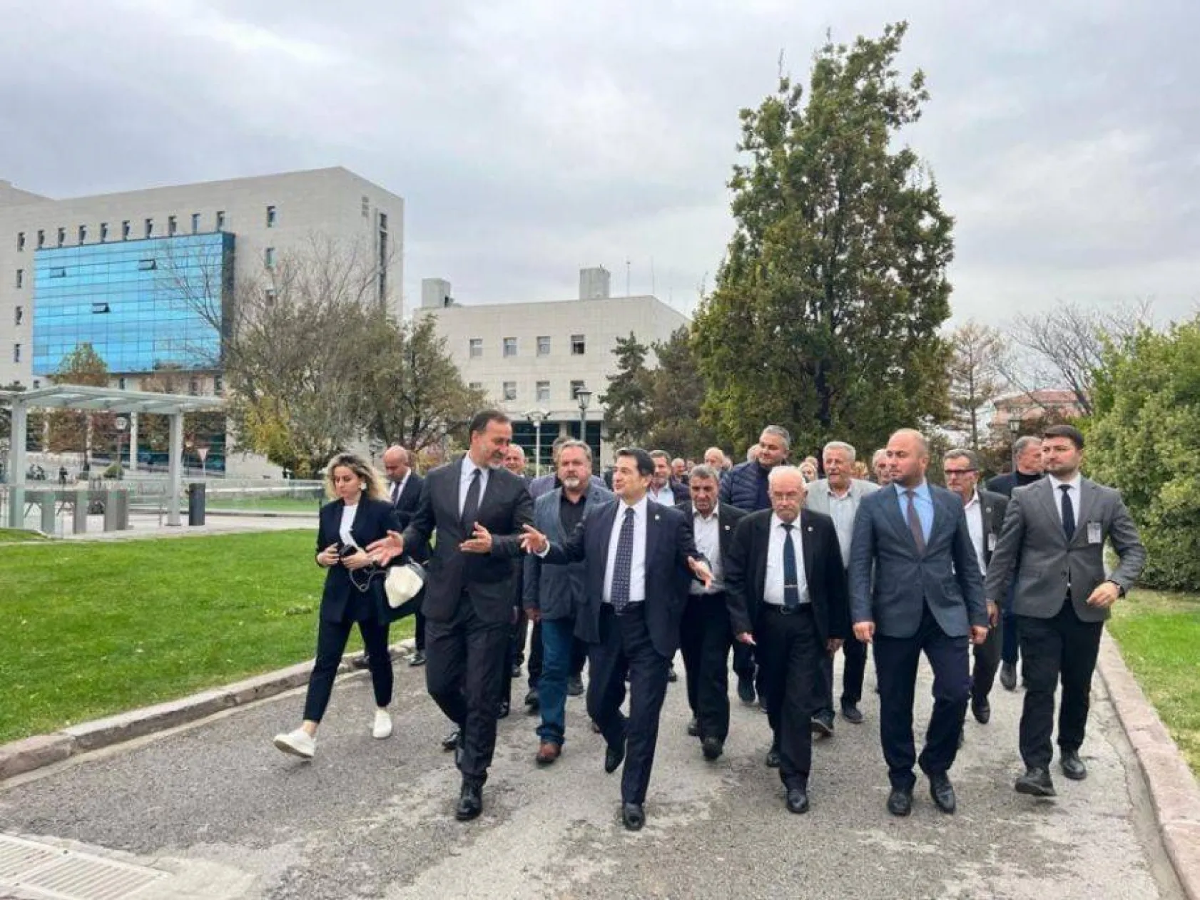 Başkan Yılmaz muhtarlar ile Ankara mesaisi yaptı