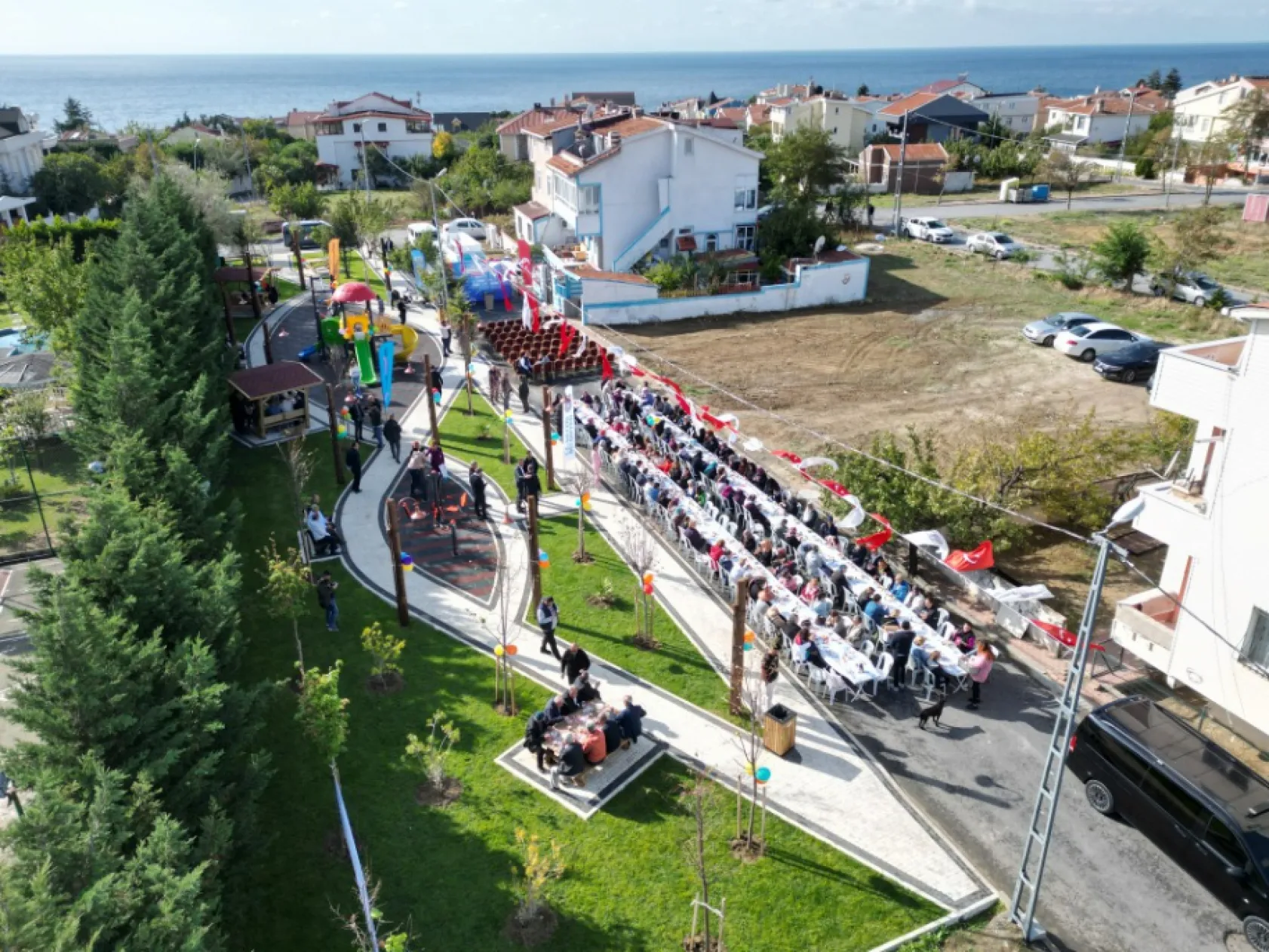 Başkan Yılmaz: 'Silivri'nin üzerinde biriken tozu ve kiri süpürüyoruz'