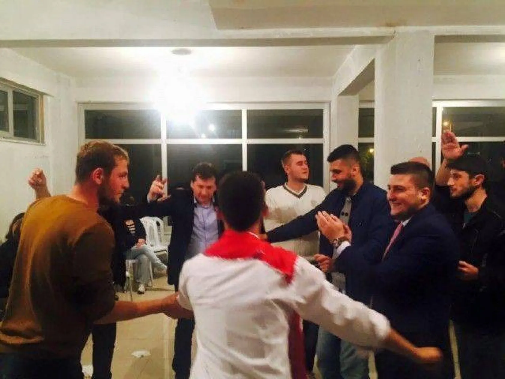 CHP'li gençler asker geceleri ziyaretlerini sürdürüyor