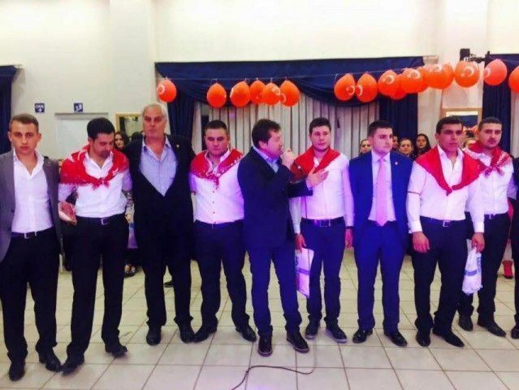 CHP'li gençler asker geceleri ziyaretlerini sürdürüyor