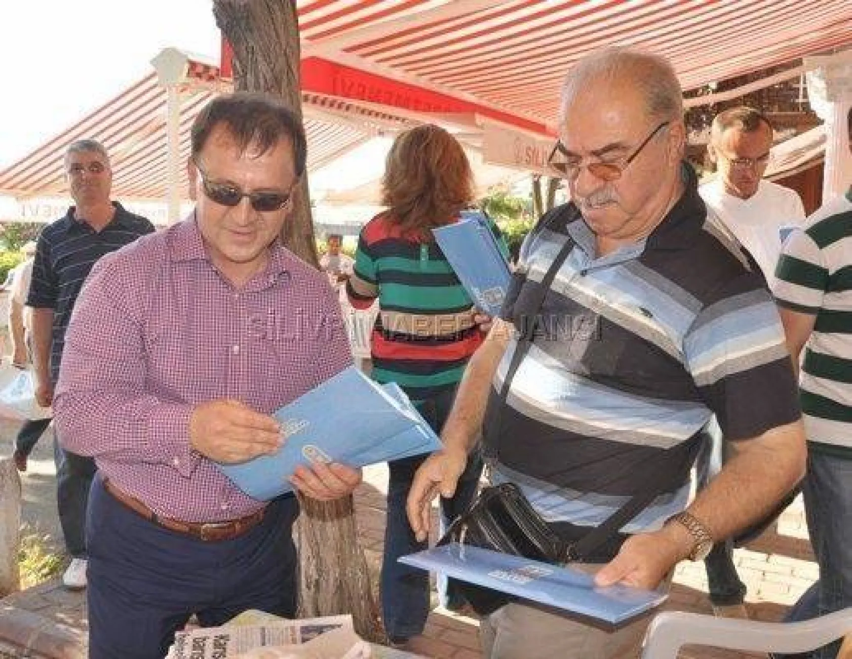 Işıklar'dan Babalara Kravat Hediyesi