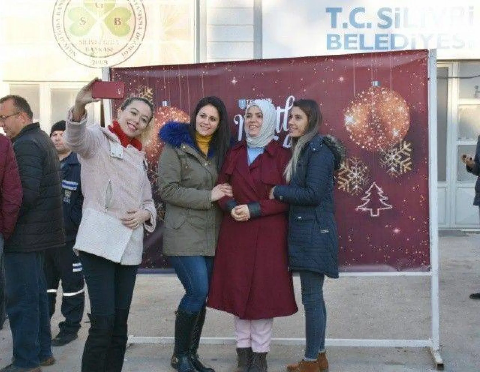 Işıklar: 'Benim Büyük Ailem, Sizlerle Gurur Duyuyorum'