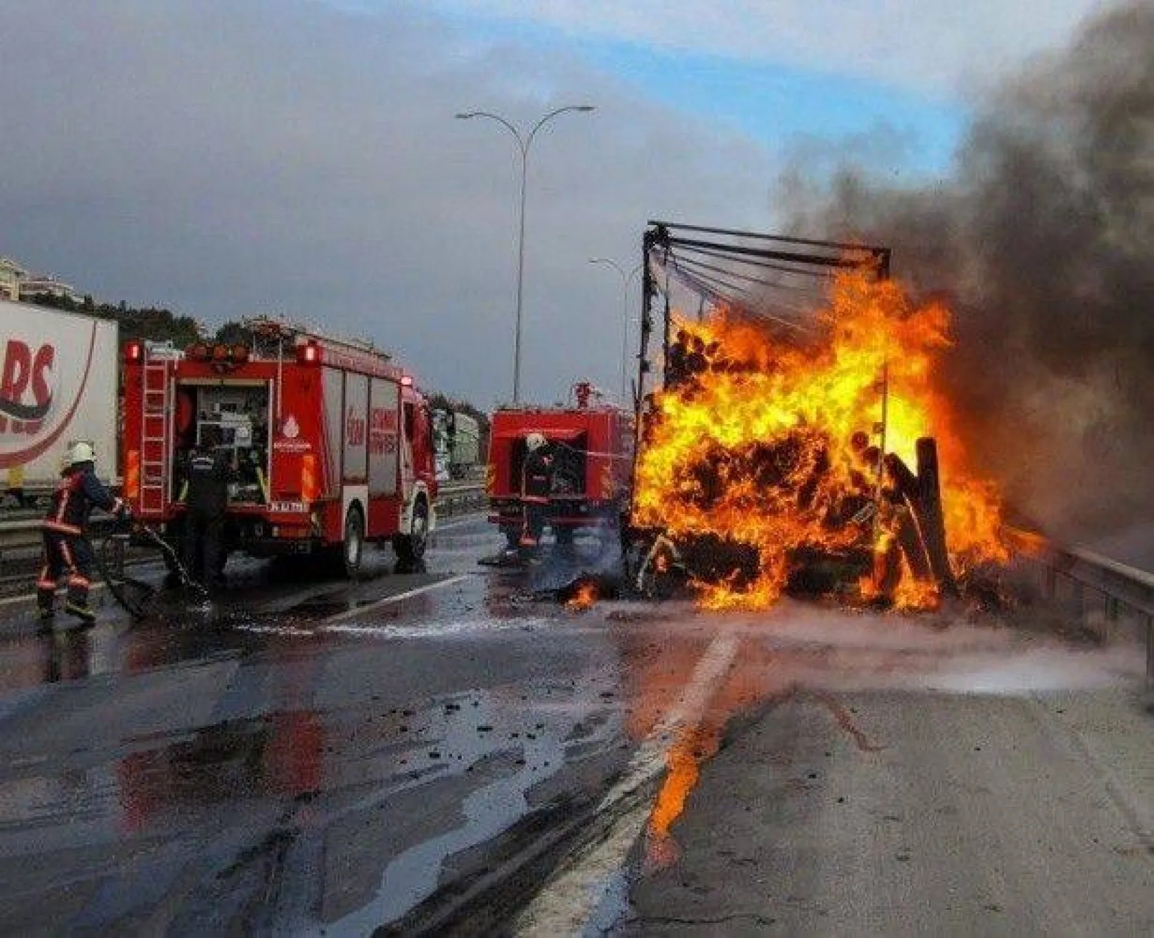 TEM'de tır yangını