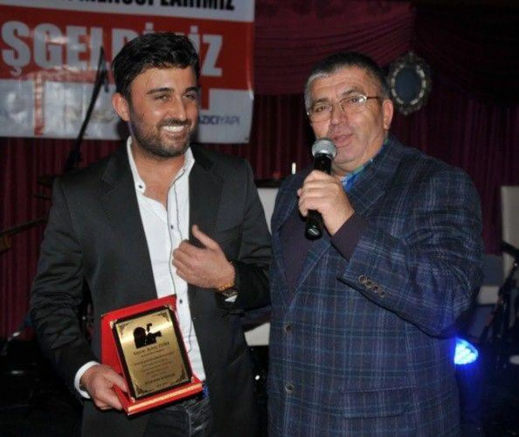 Gazeteciler 'ÖZEL' bir gecede bir araya geldi