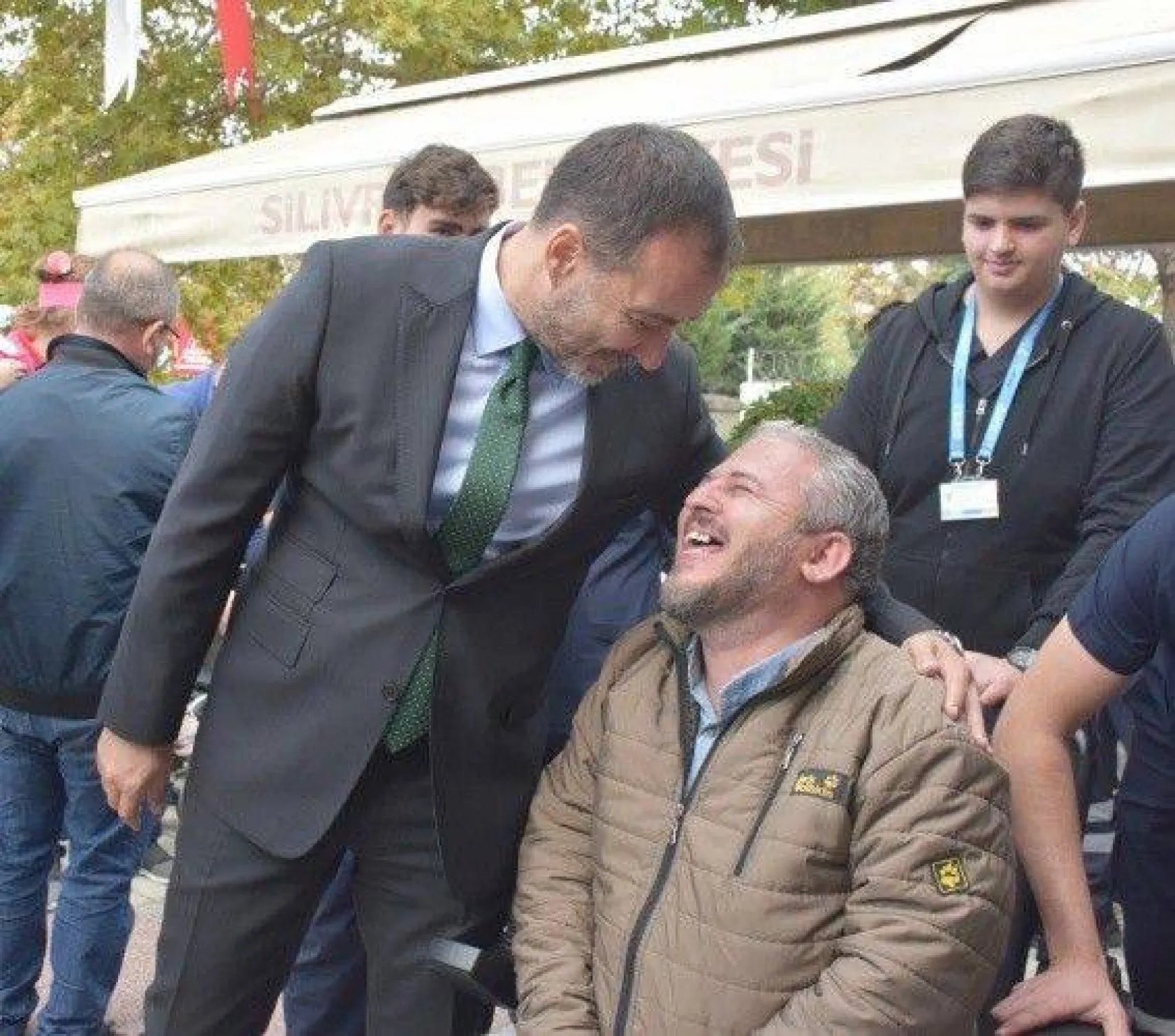 Engelli Bireylere Akülü ve Tekerlekli Sandalye Desteği