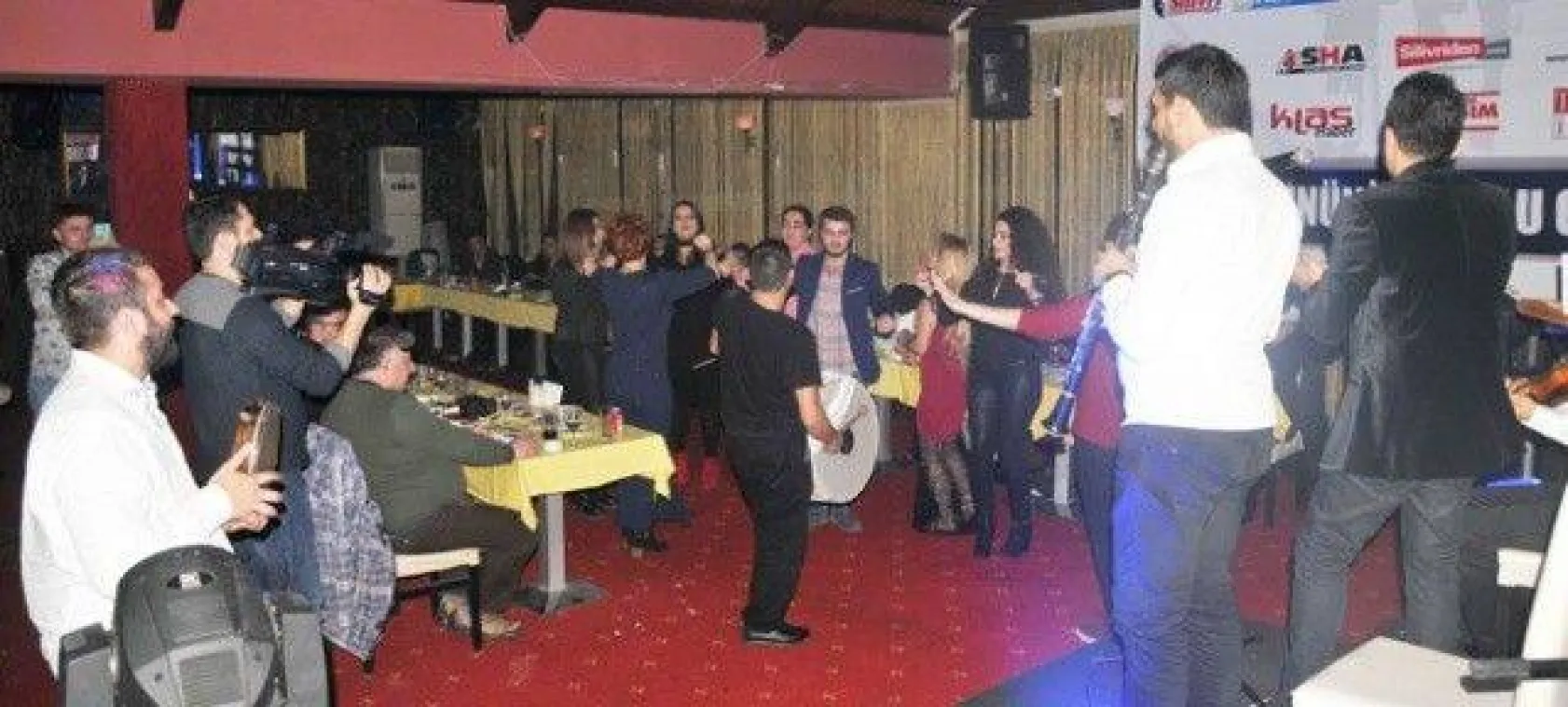 Gazeteciler 'ÖZEL' bir gecede bir araya geldi