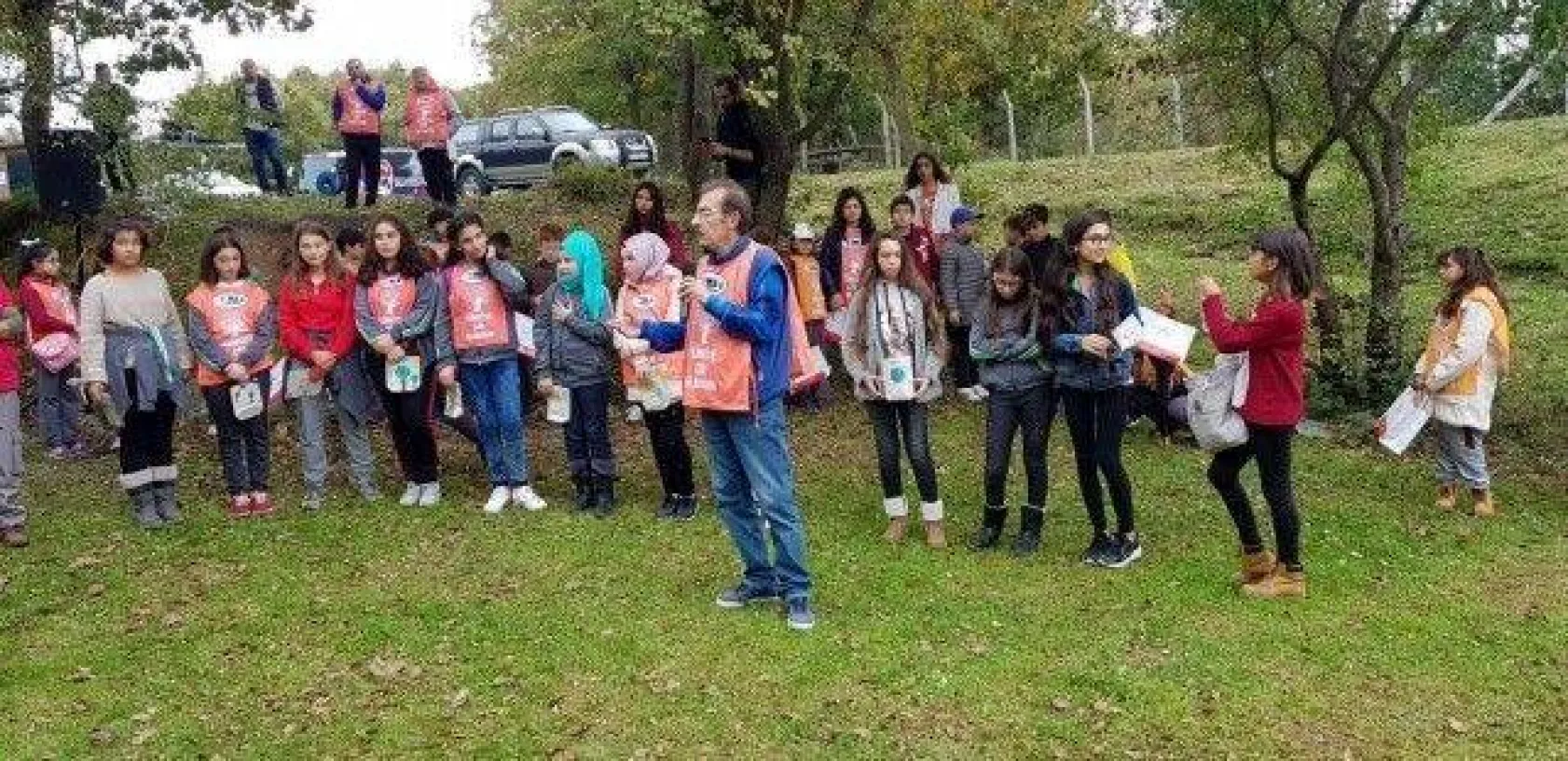 Minikler Meşe Palamudu Topladı