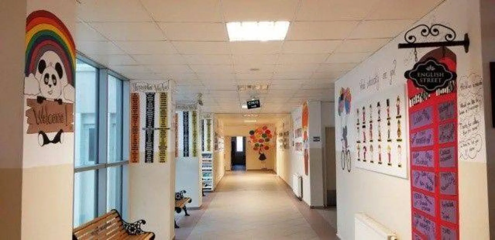 Okul içinde yabancı sokak