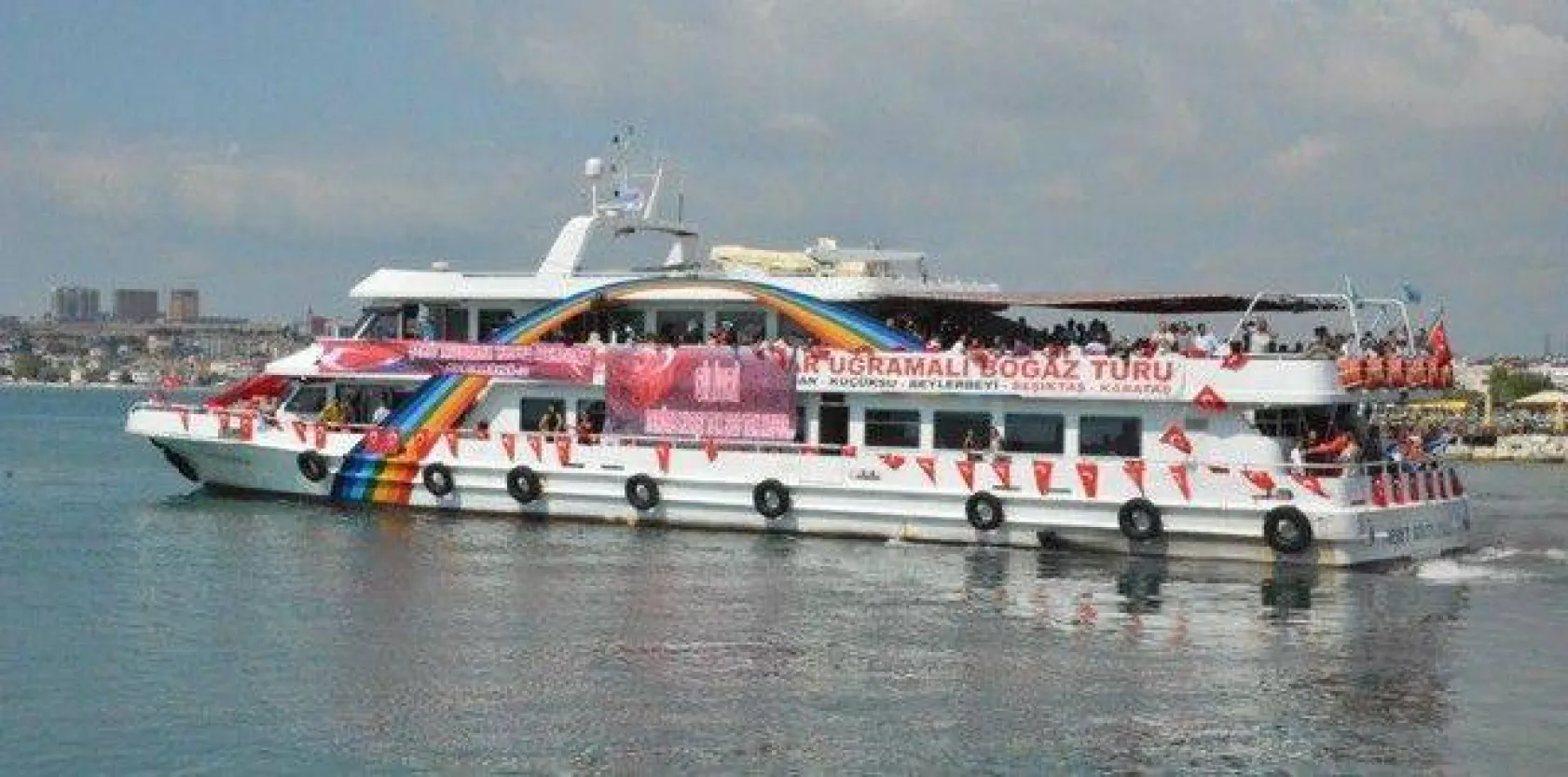 Gemilerle 'Teröre Lanet Mitingi'ne