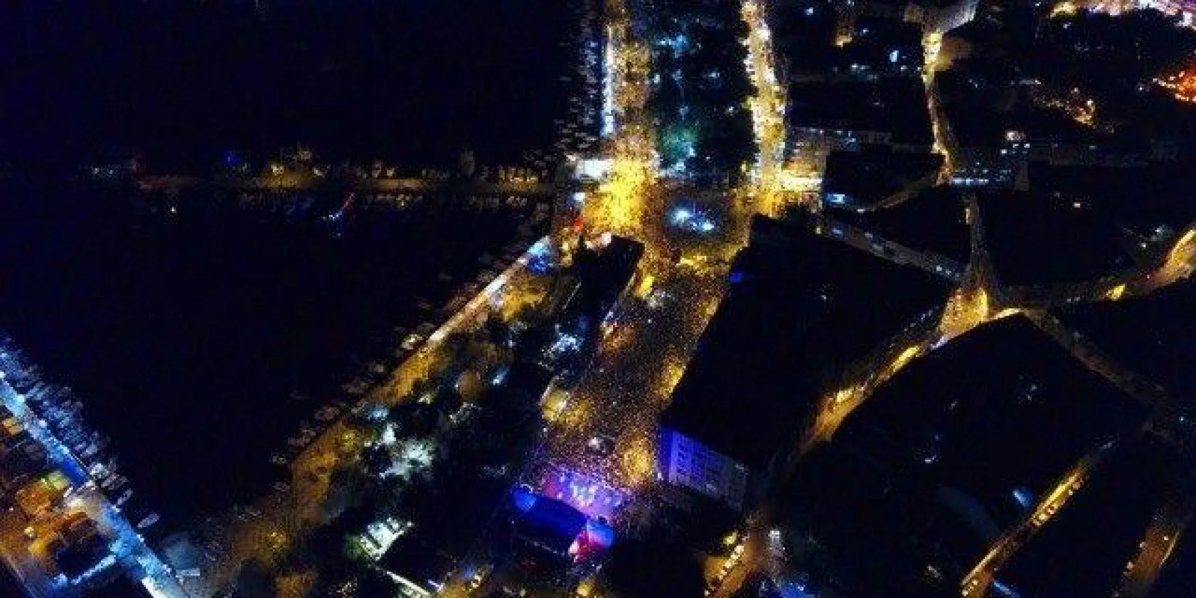 Ali Kınık ve Demet Akalın Coşturdu