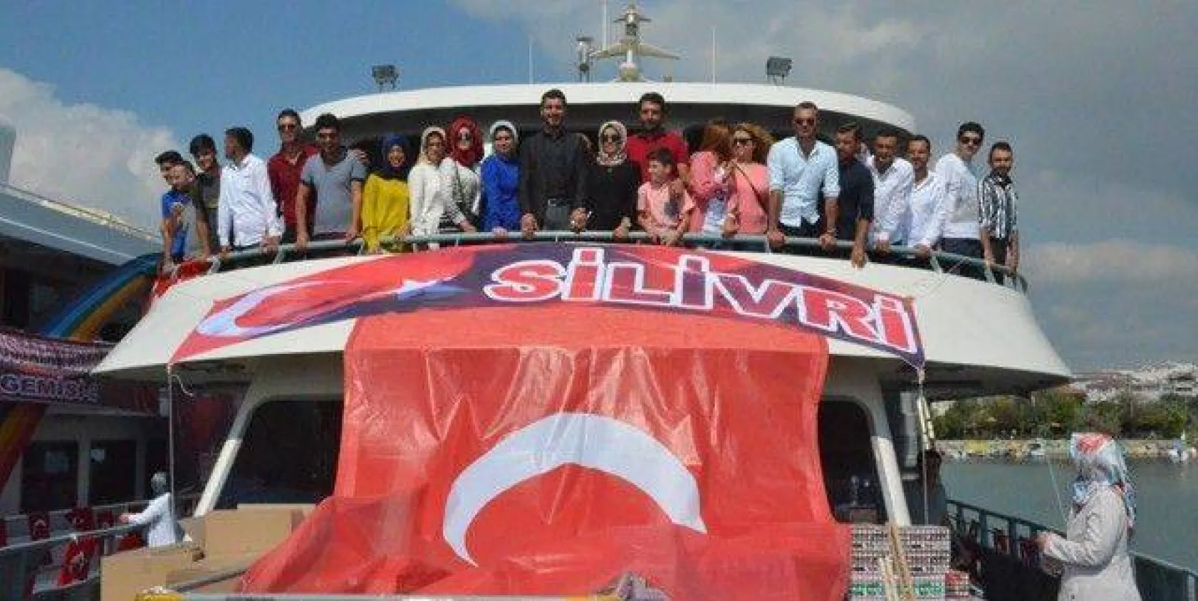 Gemilerle 'Teröre Lanet Mitingi'ne