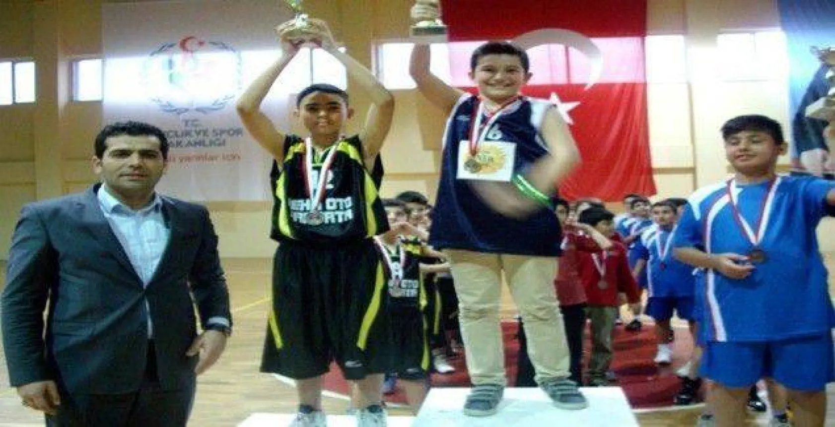 'Çağrıbey' sporda başarıya doymuyor