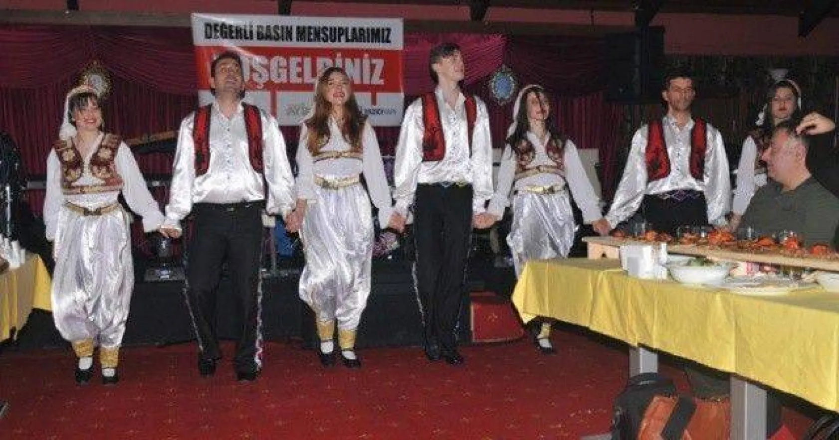 Gazeteciler 'ÖZEL' bir gecede bir araya geldi