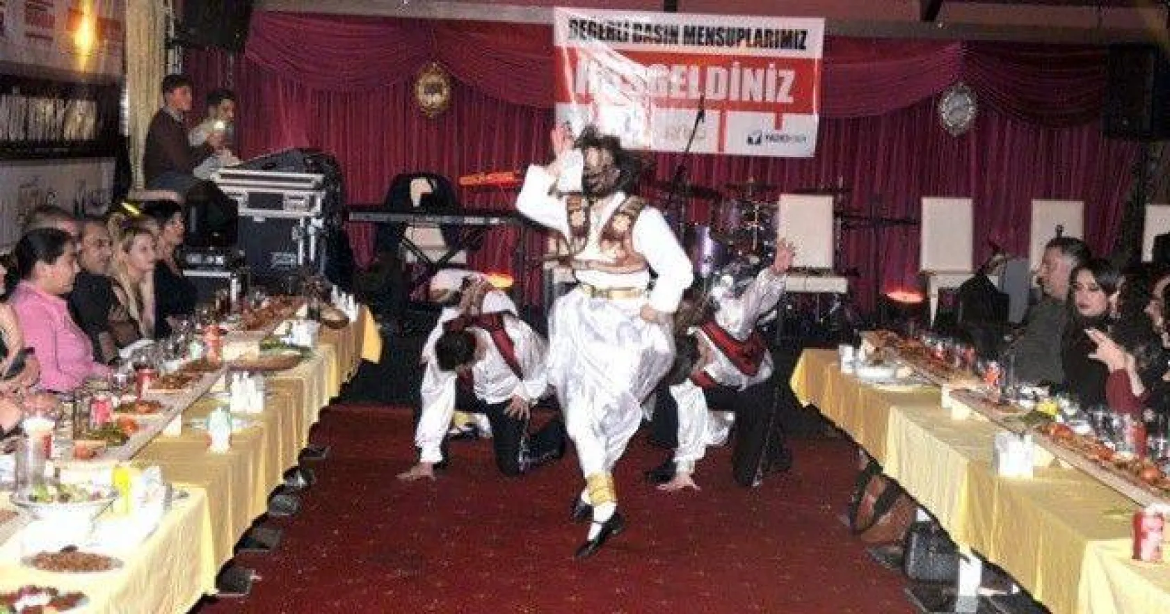 Gazeteciler 'ÖZEL' bir gecede bir araya geldi