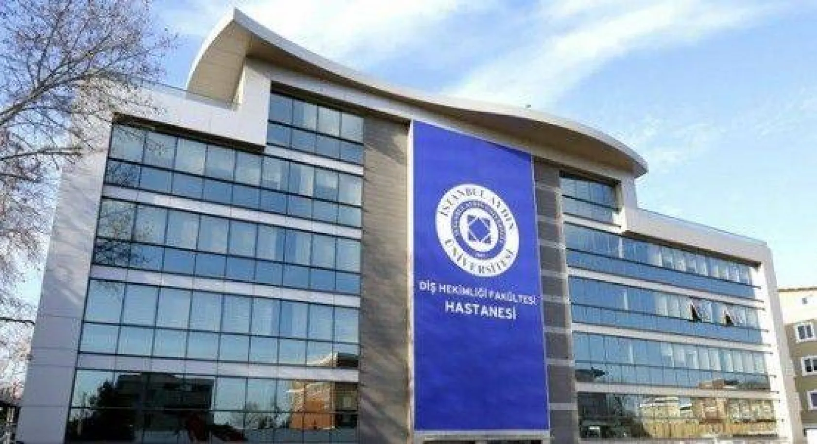 İstanbul Aydın Üniversitesi Diş Hekimliği Fakültesi'nden Hizmet Hastanesi