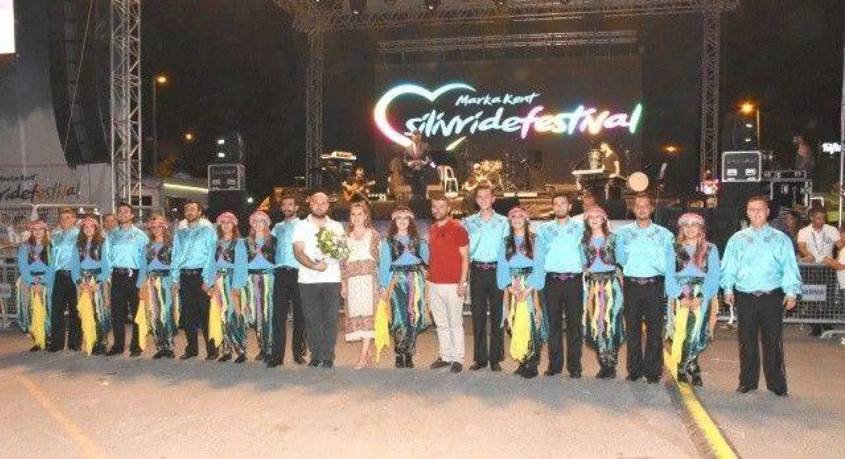 Ali Kınık ve Demet Akalın Coşturdu