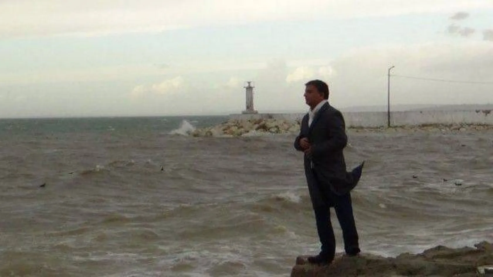 Lodosu fırsat bilip klip çekti