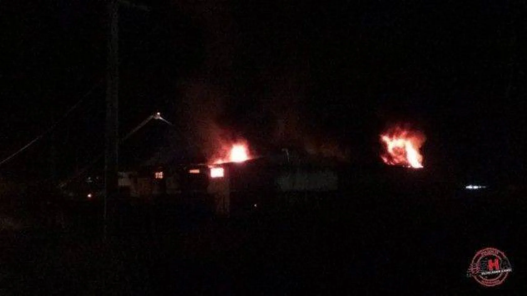 Fabrika cayır cayır yandı