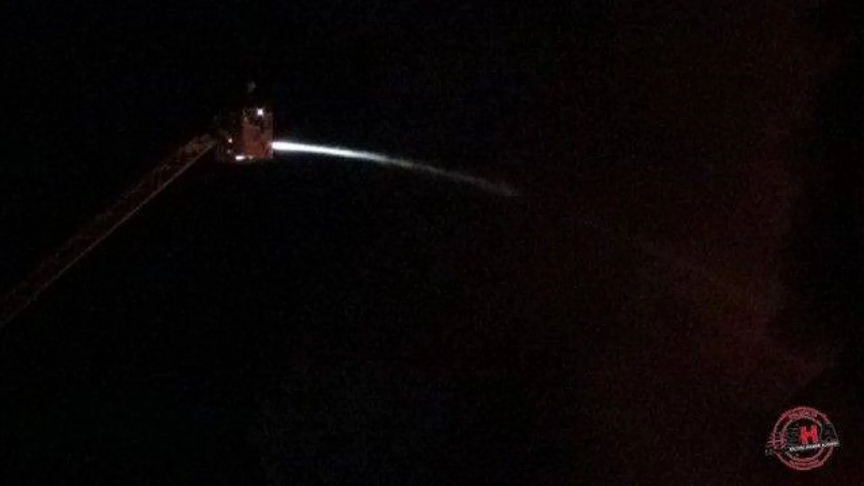 Fabrika cayır cayır yandı