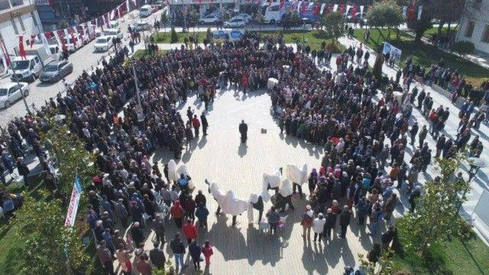 19 Mayıs Meydanı'na Coşkulu Açılış