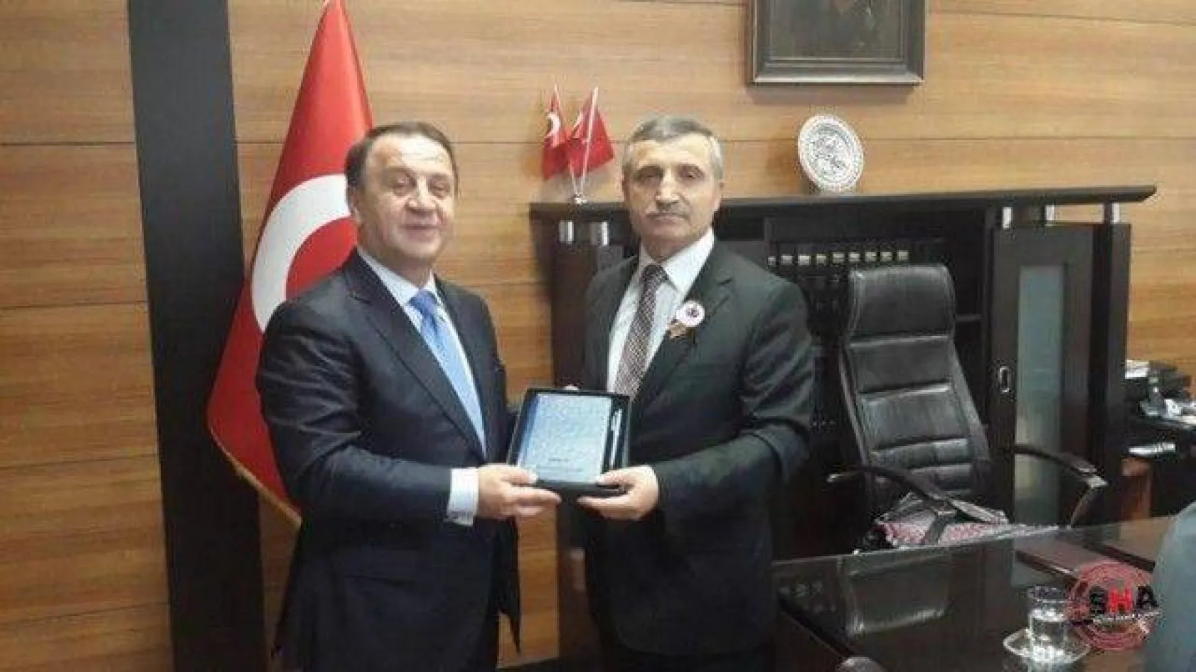 Işıklar'dan Eğitimcilere Özel Hediye