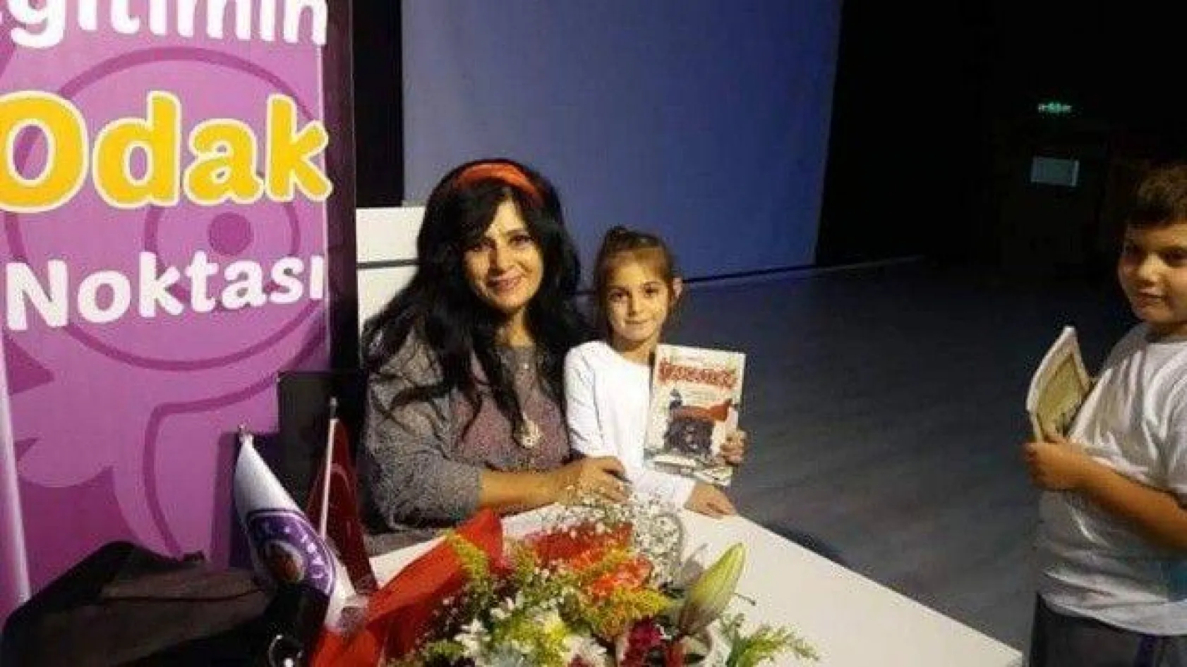 Bir Yazar, Bir Kitap, Yüz Fikir