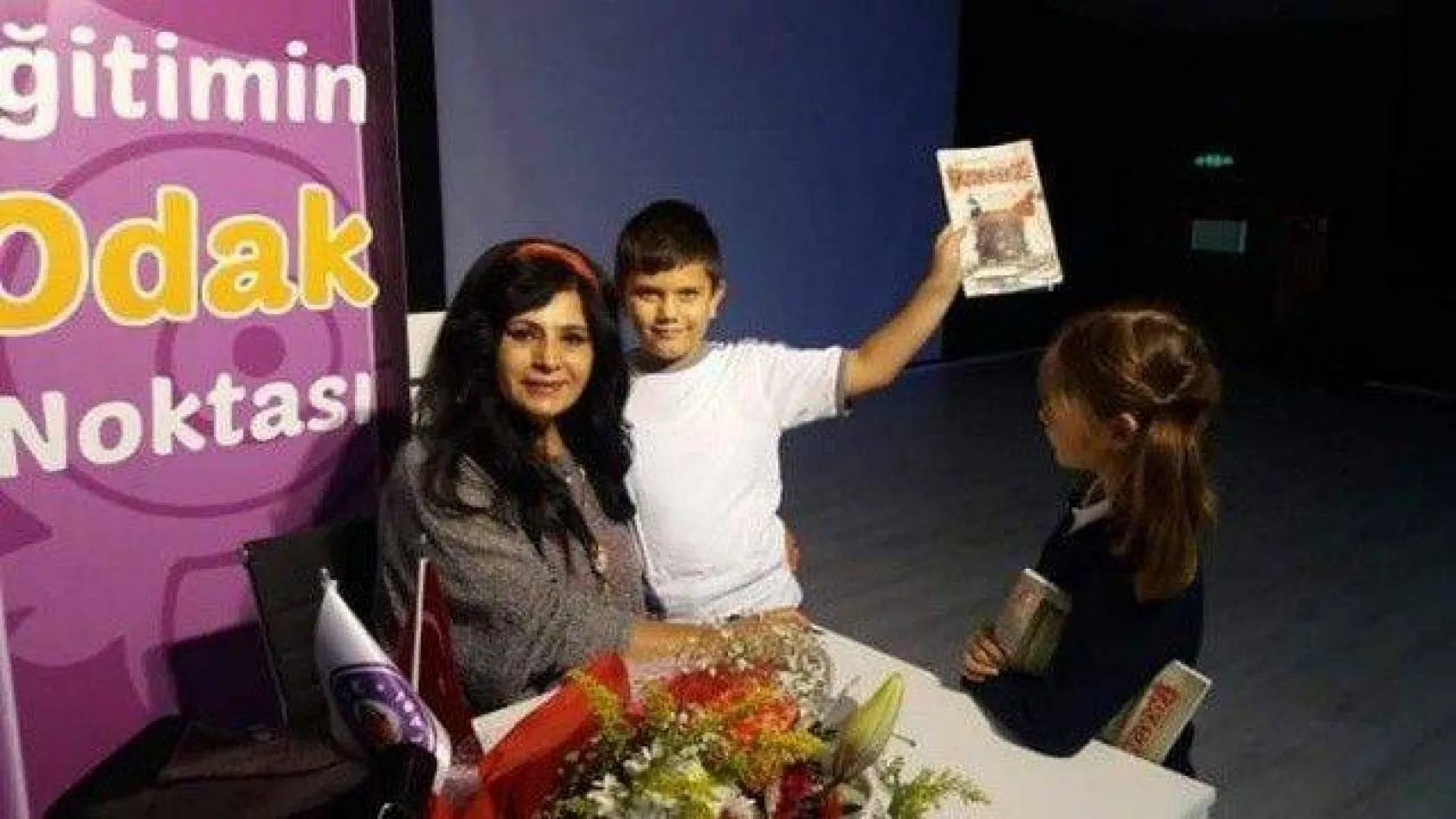 Bir Yazar, Bir Kitap, Yüz Fikir